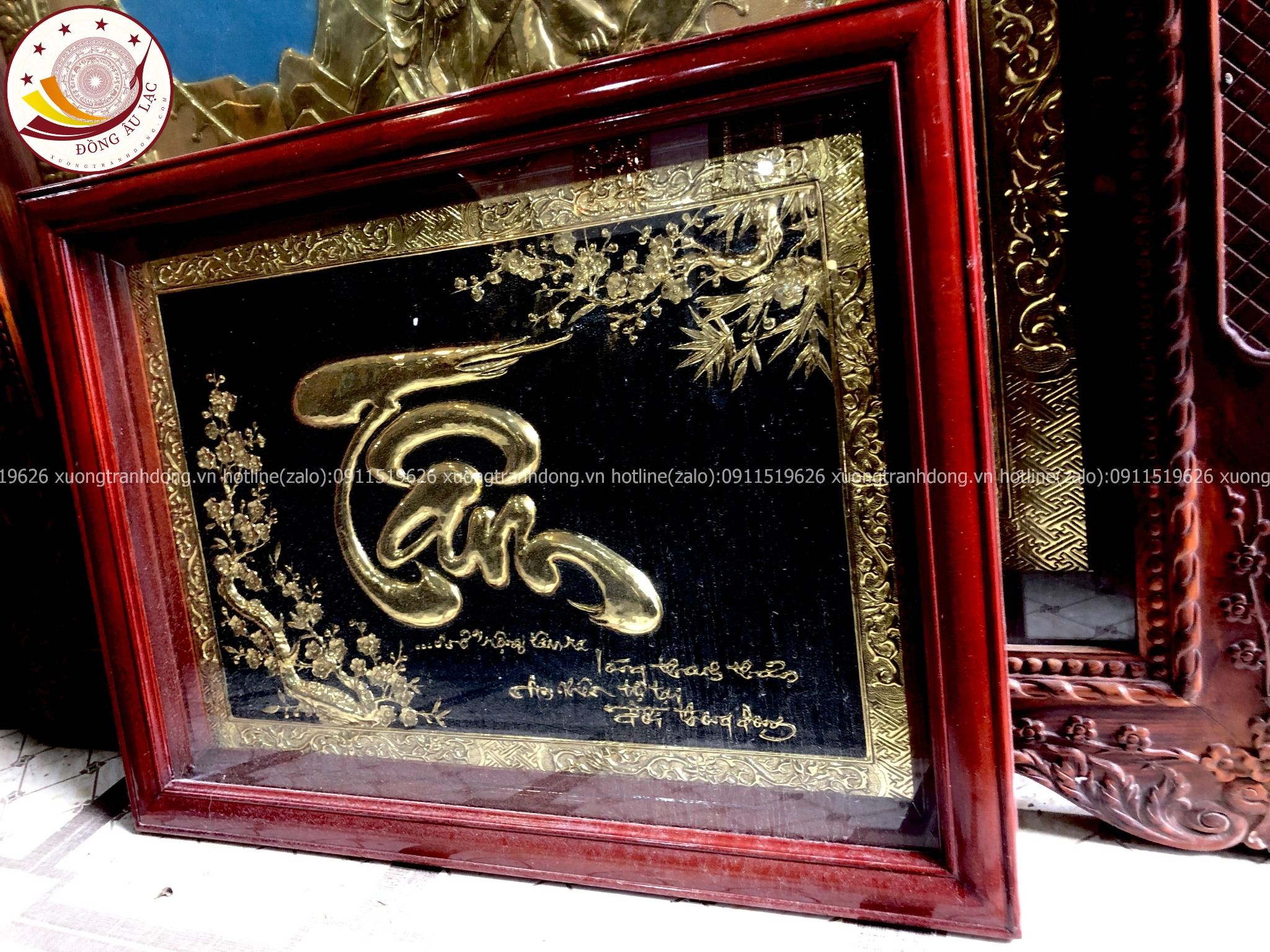 tranh qua tang chu tam bang dong vang kich thuoc 61x81cm xuong tranh dong