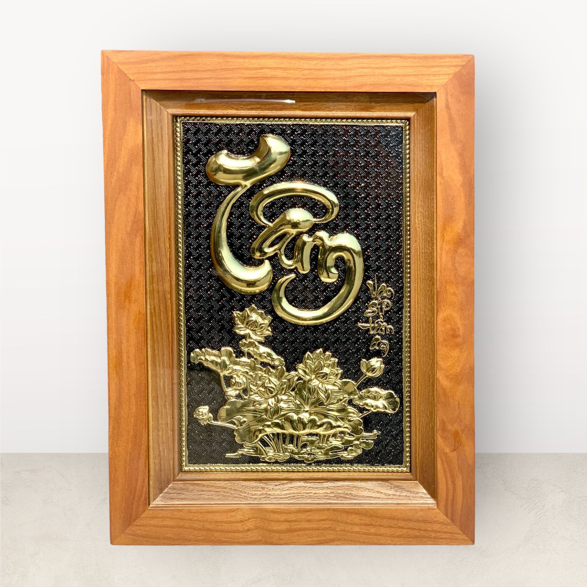 tranh qua tang chu tam bang dong vang kich thuoc 28x38cm mau 2 xuong tranh dong