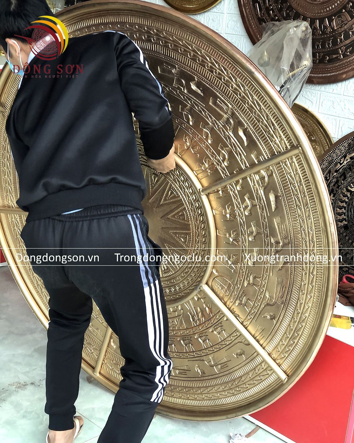 mat trong dong do go duong kinh 1m4 vat pham trang tri