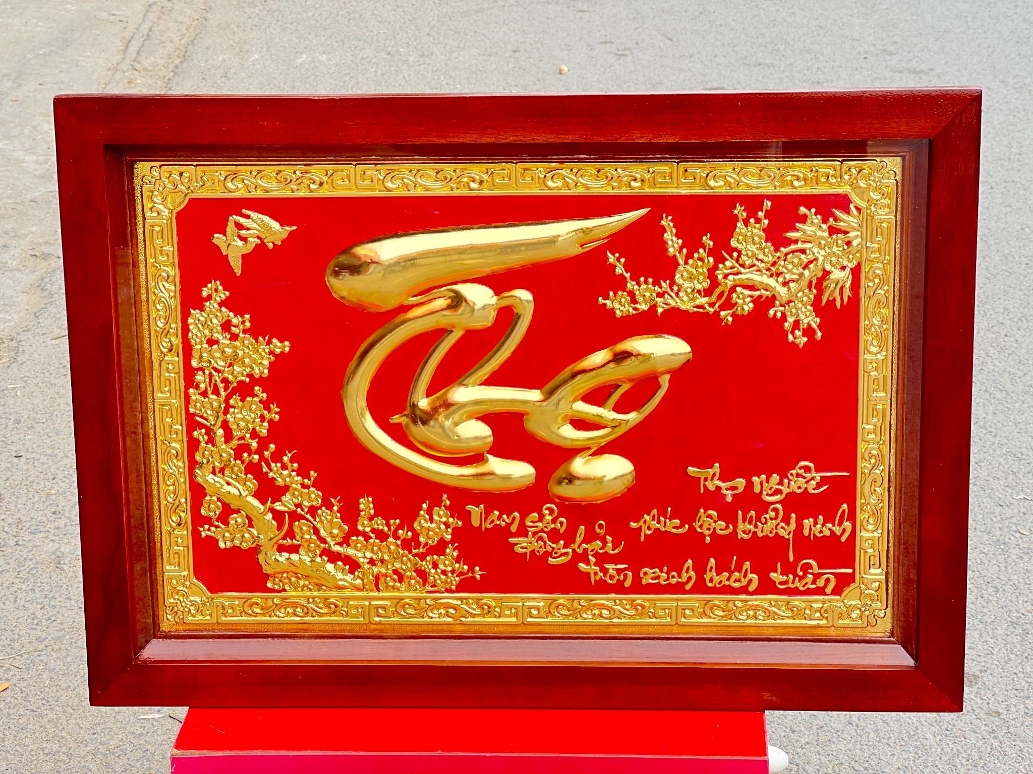 tranh qua tang chu tho bang dong vang ma vang 24k kich thuoc 48x68cm mau 1 xuong tranh dong