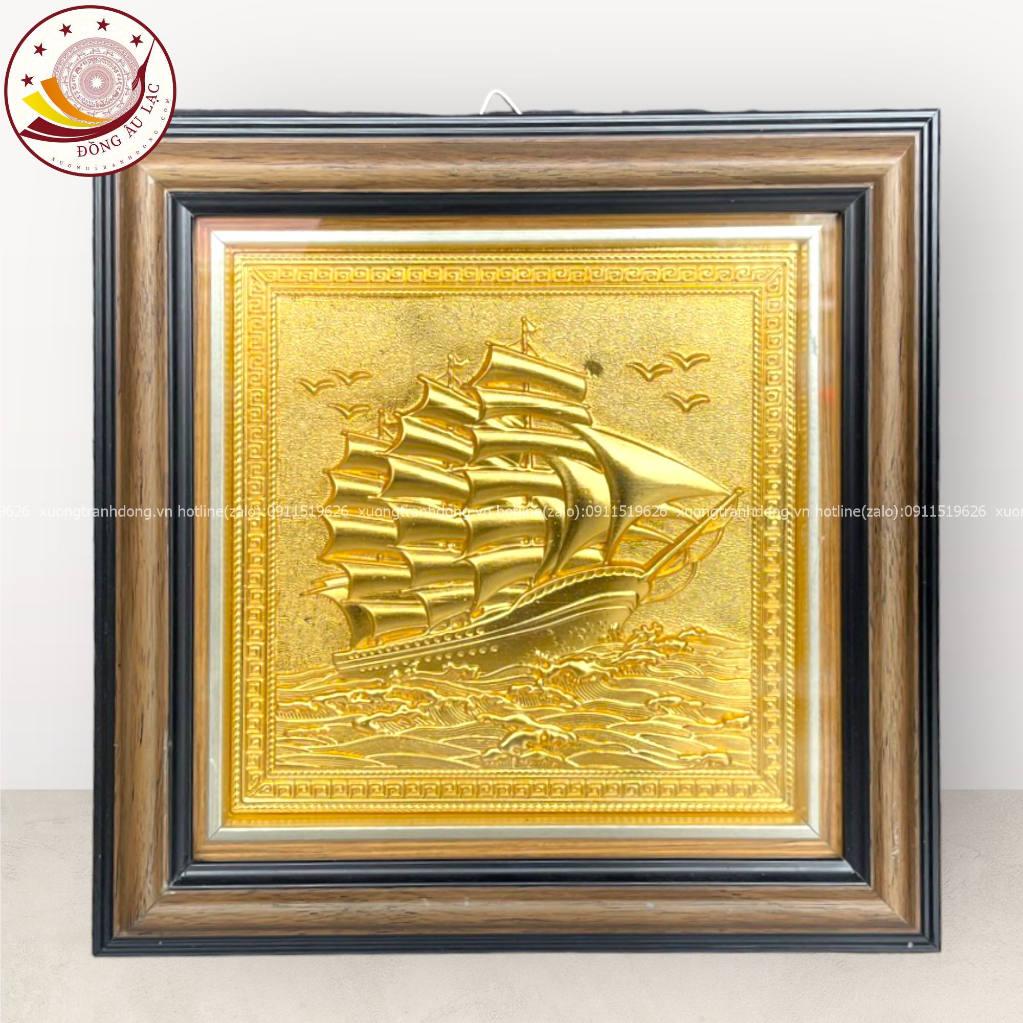tranh qua tang thuan buom xuoi gio dong vang dat vang kich thuoc 30x30cm xuong tranh dong