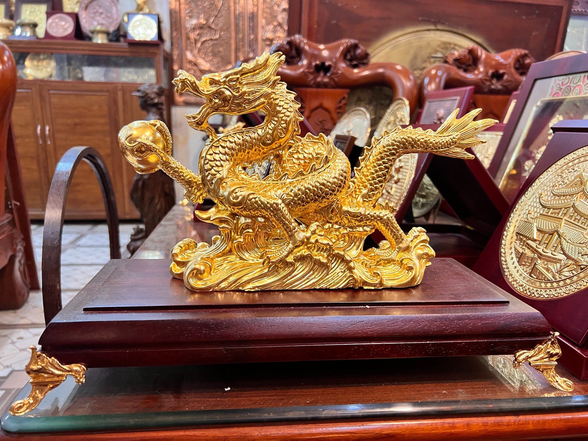 tuong rong dong vang ma vang 24k vang 24k cao 16cm dai 33cm nang 2 5kg xuong tranh dong