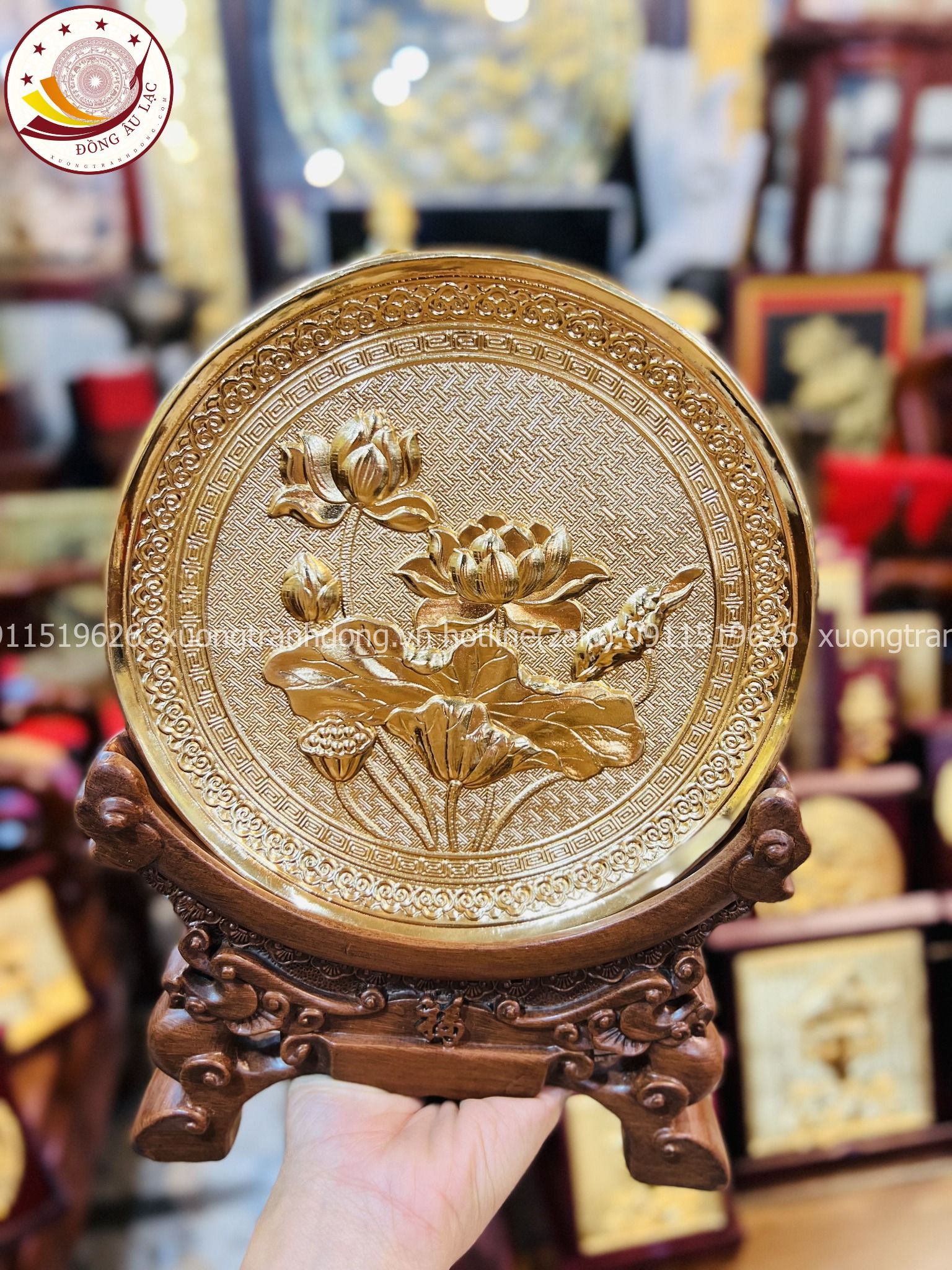 tranh qua tang hoa sen dia dong vang ma vang 24k de ban de go duong kinh 20cm mau 1 xuong tranh dong