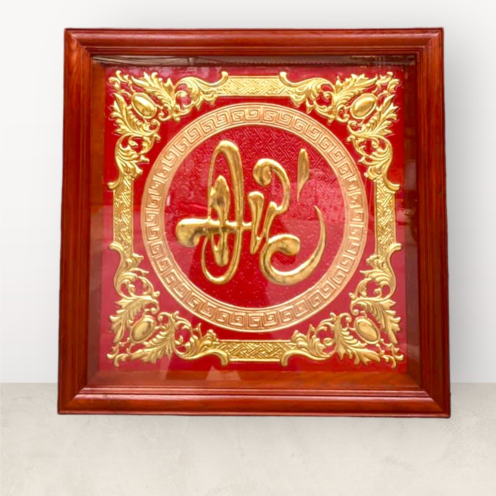 tranh qua tang chu duc bang dong do dat vang kich thuoc 70x70cm xuong tranh dong