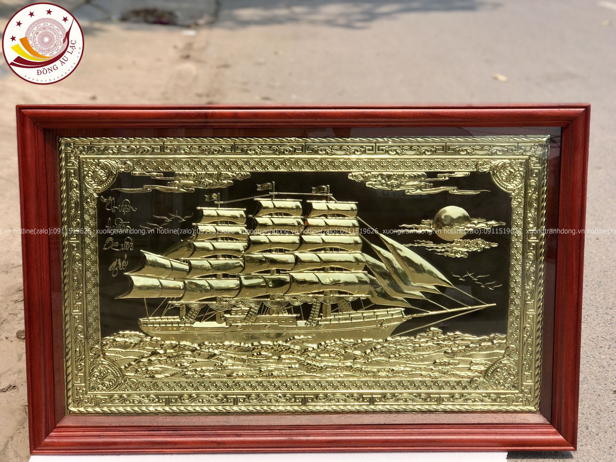 tranh qua tang thuan buom xuoi gio dong vang kich thuoc 68x108cm mau 2 xuong tranh dong