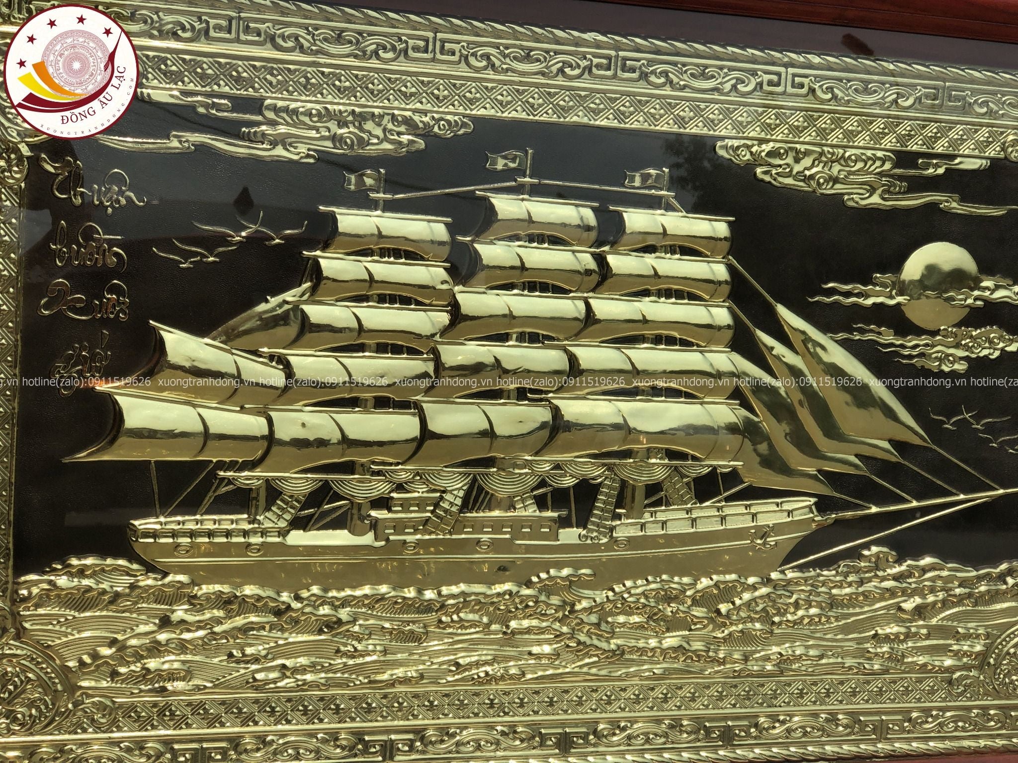 tranh qua tang thuan buom xuoi gio dong vang kich thuoc 68x108cm mau 2 xuong tranh dong