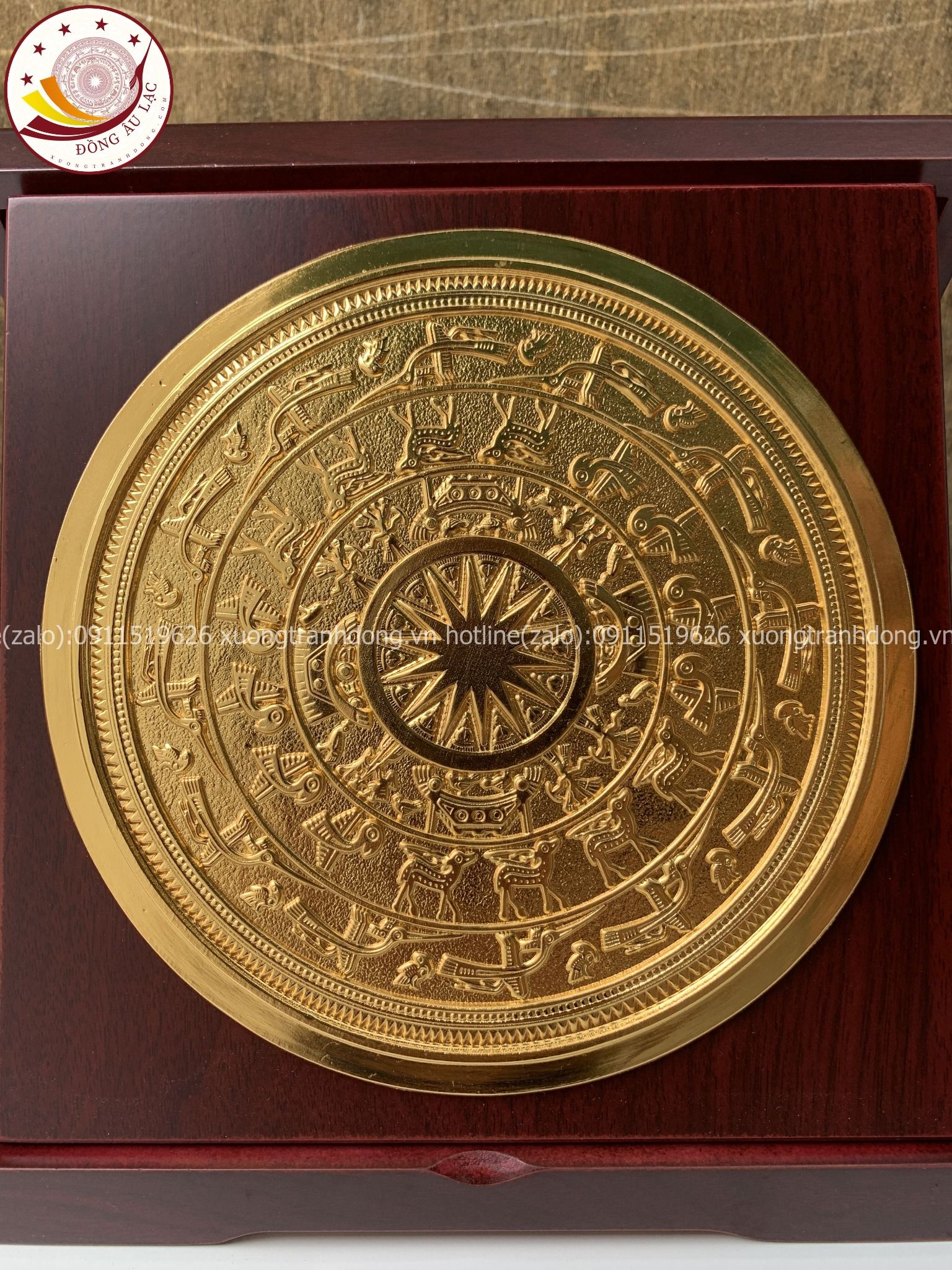 tranh qua tang tranh trong bang dong vang ma vang 24k de ban kich thuoc 23x23cm xuong tranh dong