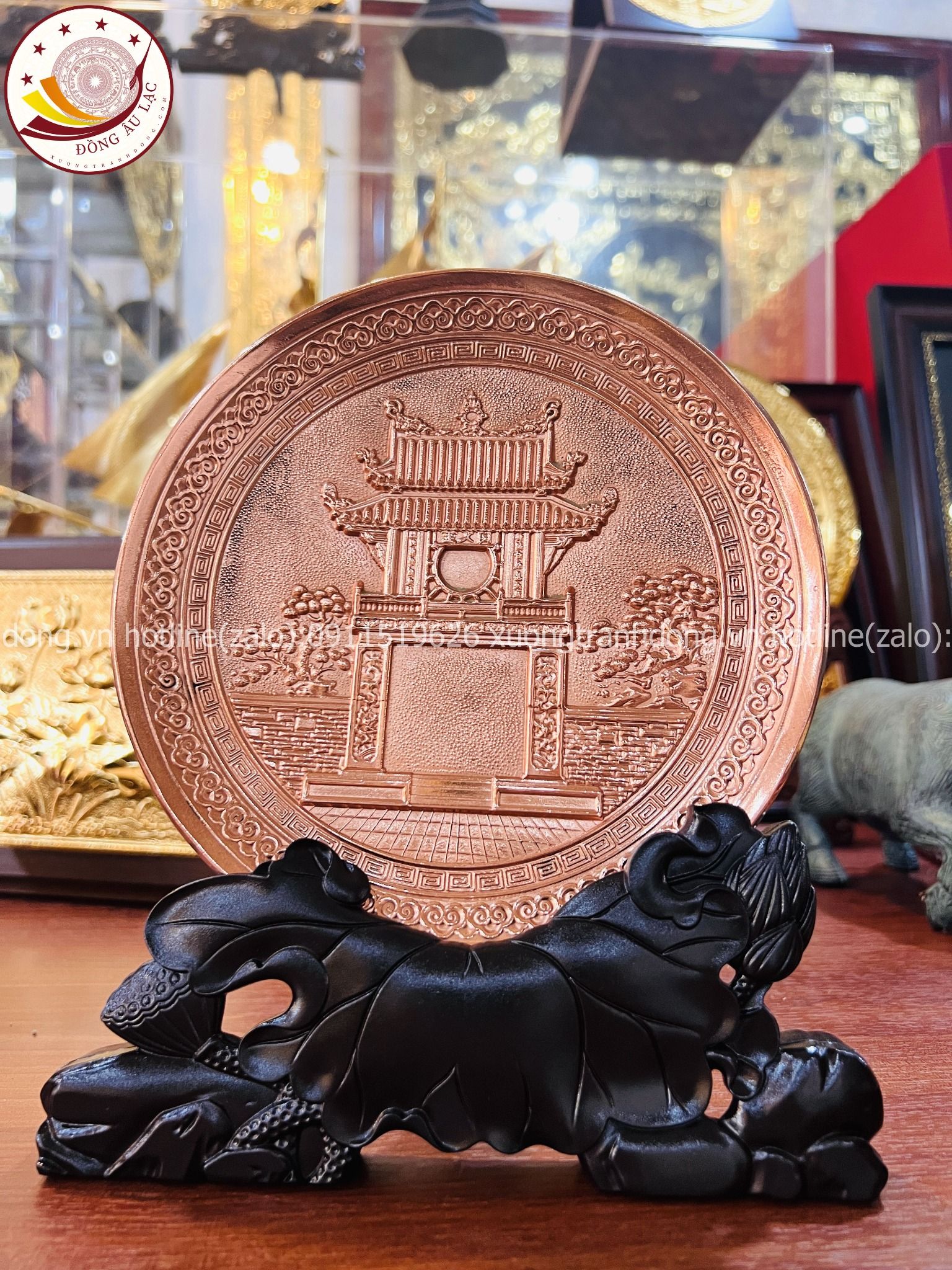tranh qua tang danh lam van mieu bang dong do de ban duong kinh 20cm xuong tranh dong