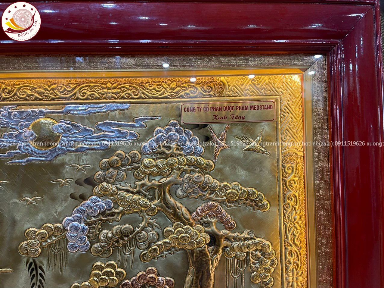 tranh thuan buom xuoi gio bang dong vang nen xuoc dat vang bac kt 72cmx112cm xuong tranh dong