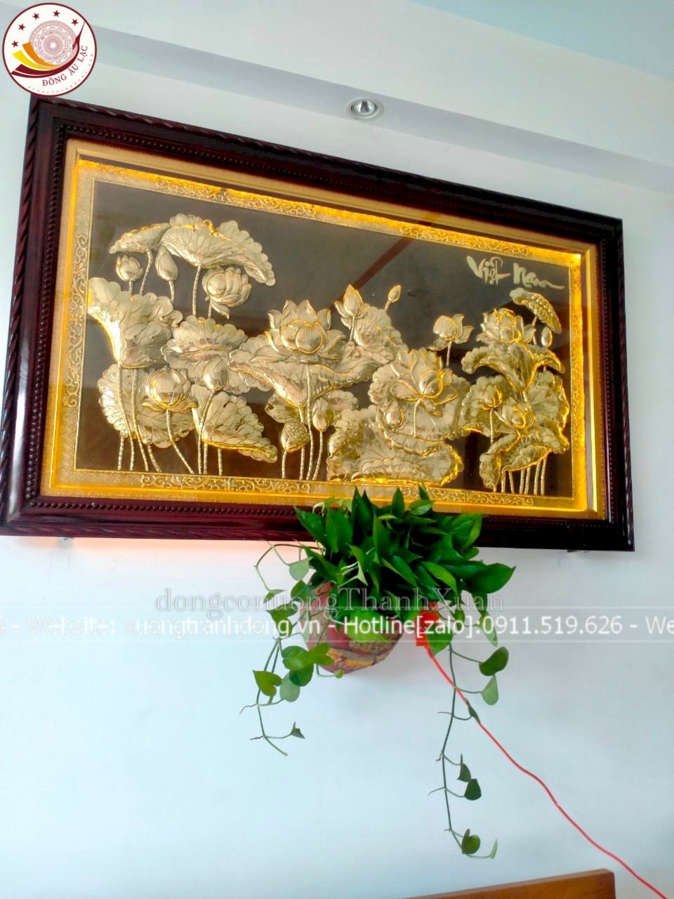 tranh hoa sen dong vang gia co 1m47x89cm xuong tranh dong