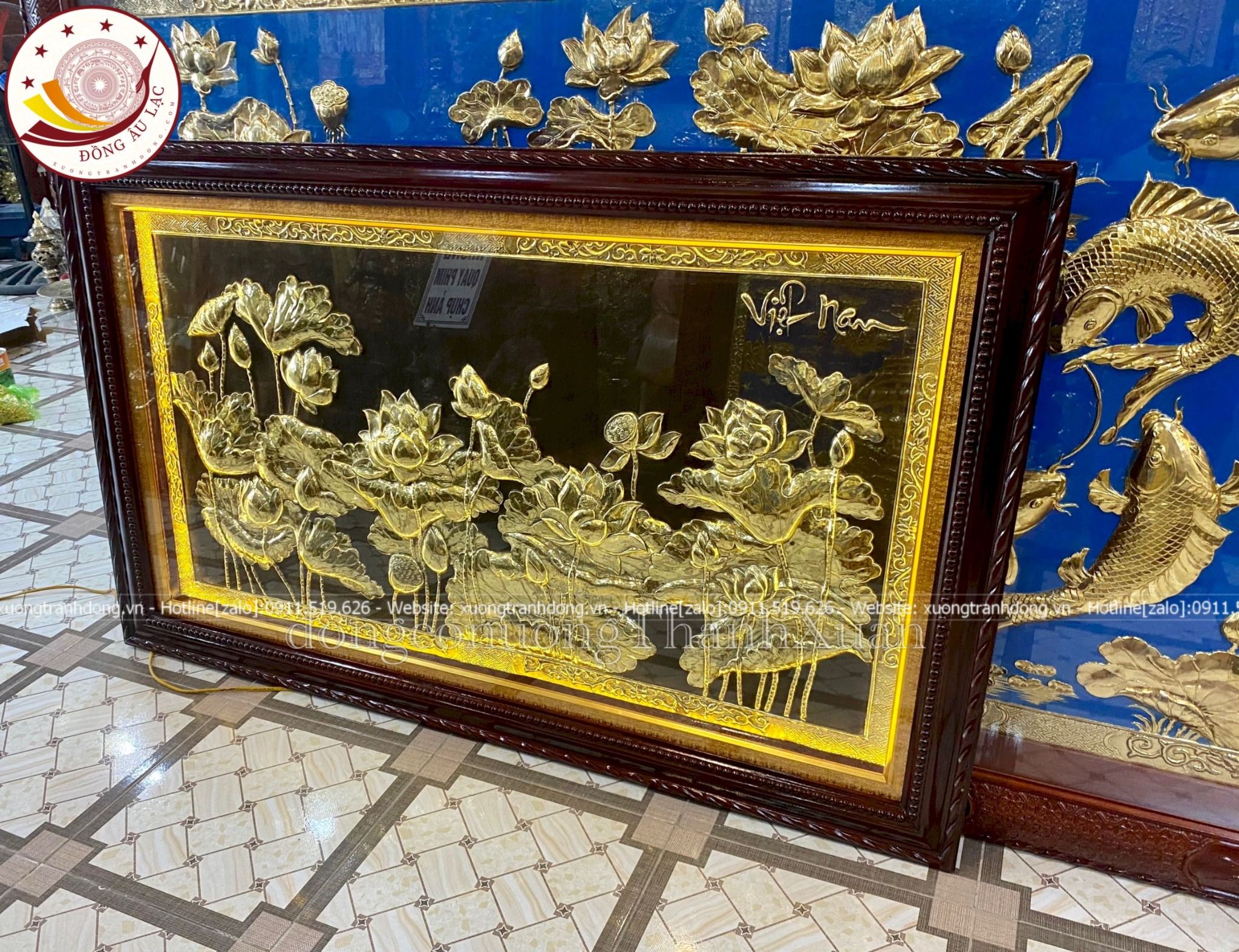 tranh hoa sen dong vang gia co 1m47x89cm xuong tranh dong