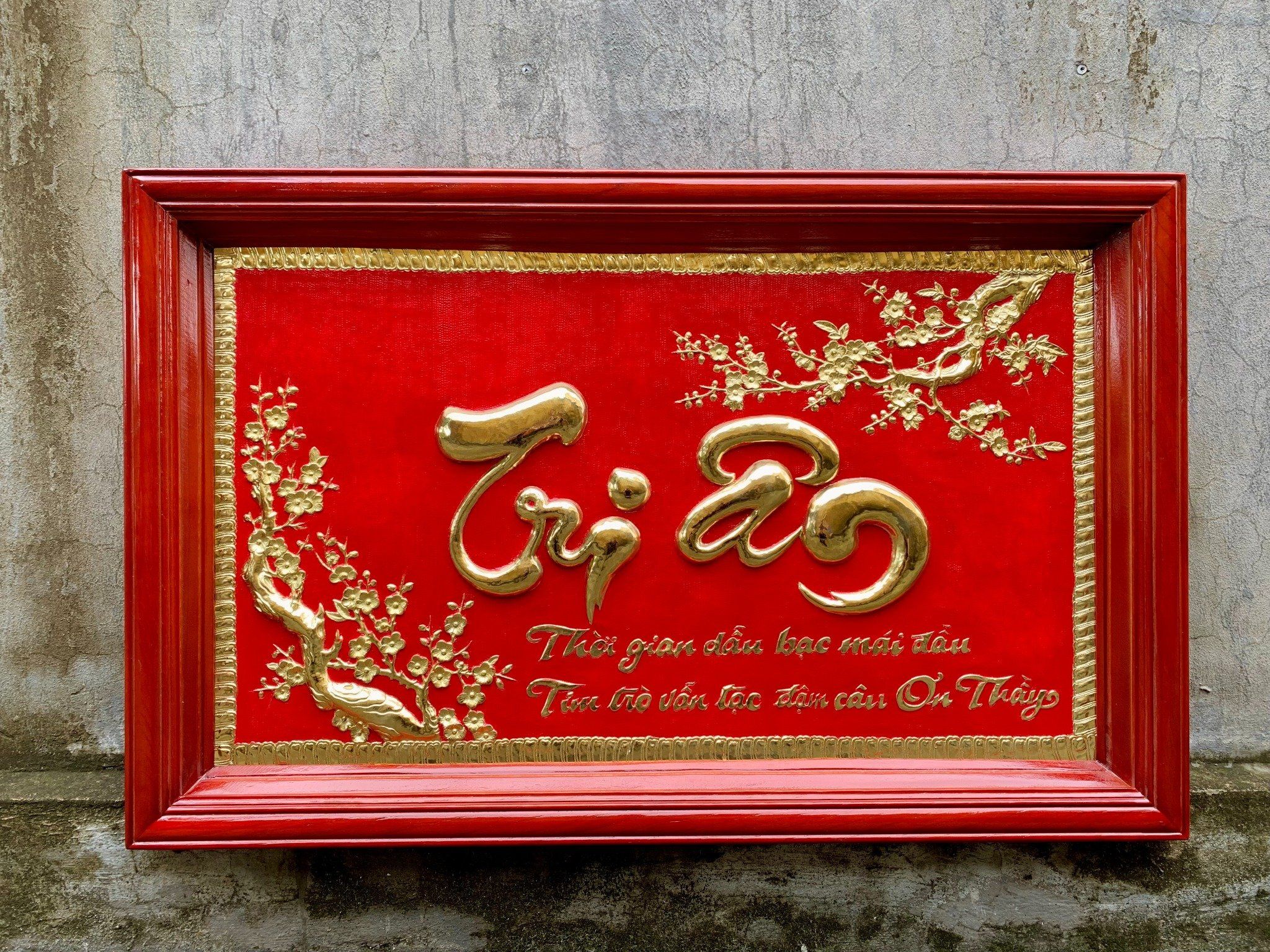tranh qua tang chu tri an bang dong vang kich thuoc 68x108cm xuong tranh dong