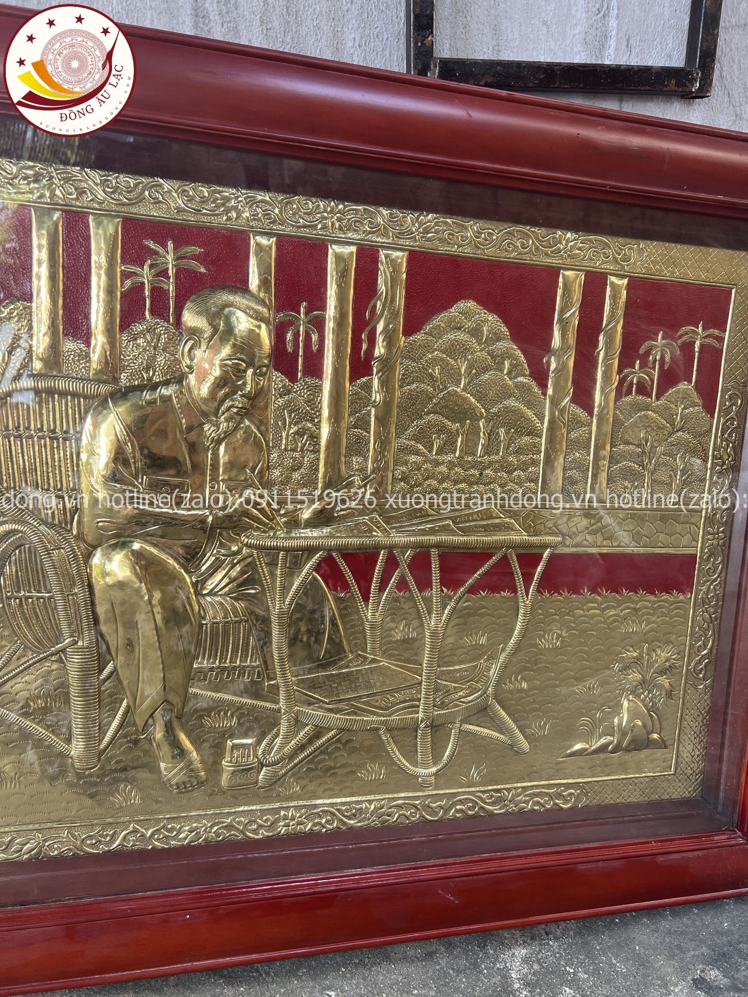 tranh qua tang danh nhan tranh bac ho ngoi ghe may dong vang kich thuoc 61x107cm xuong tranh dong