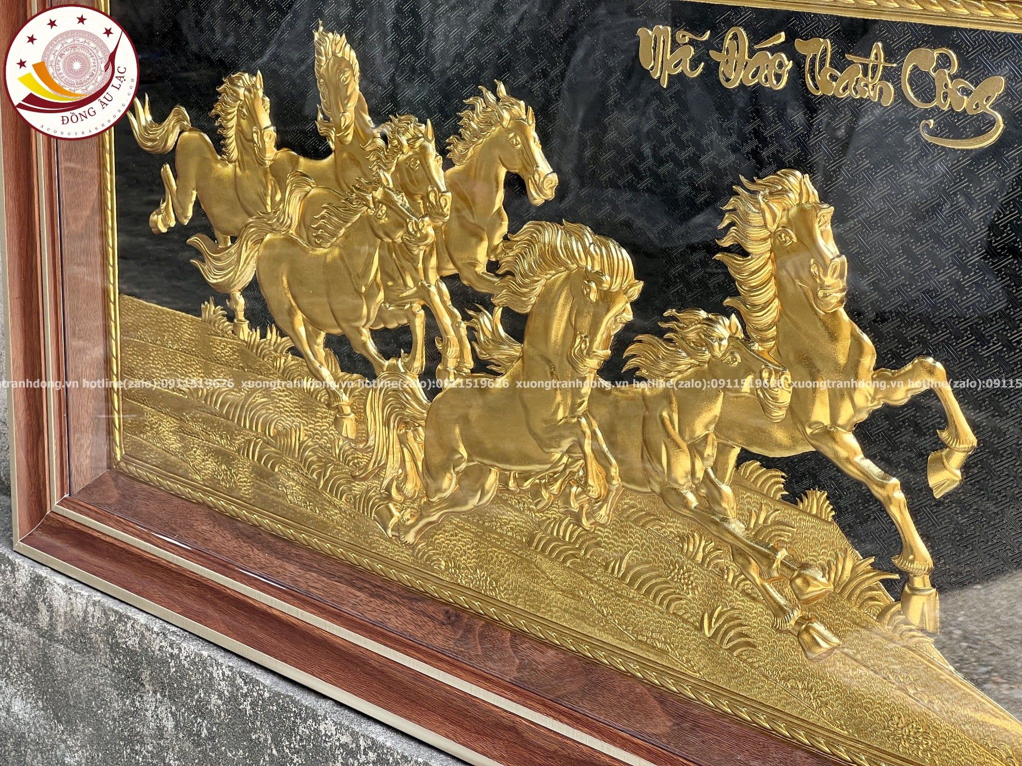 tranh qua tang ma dao thanh cong dong vang dat vang nen den kich thuoc 52x92cm xuong tranh dong