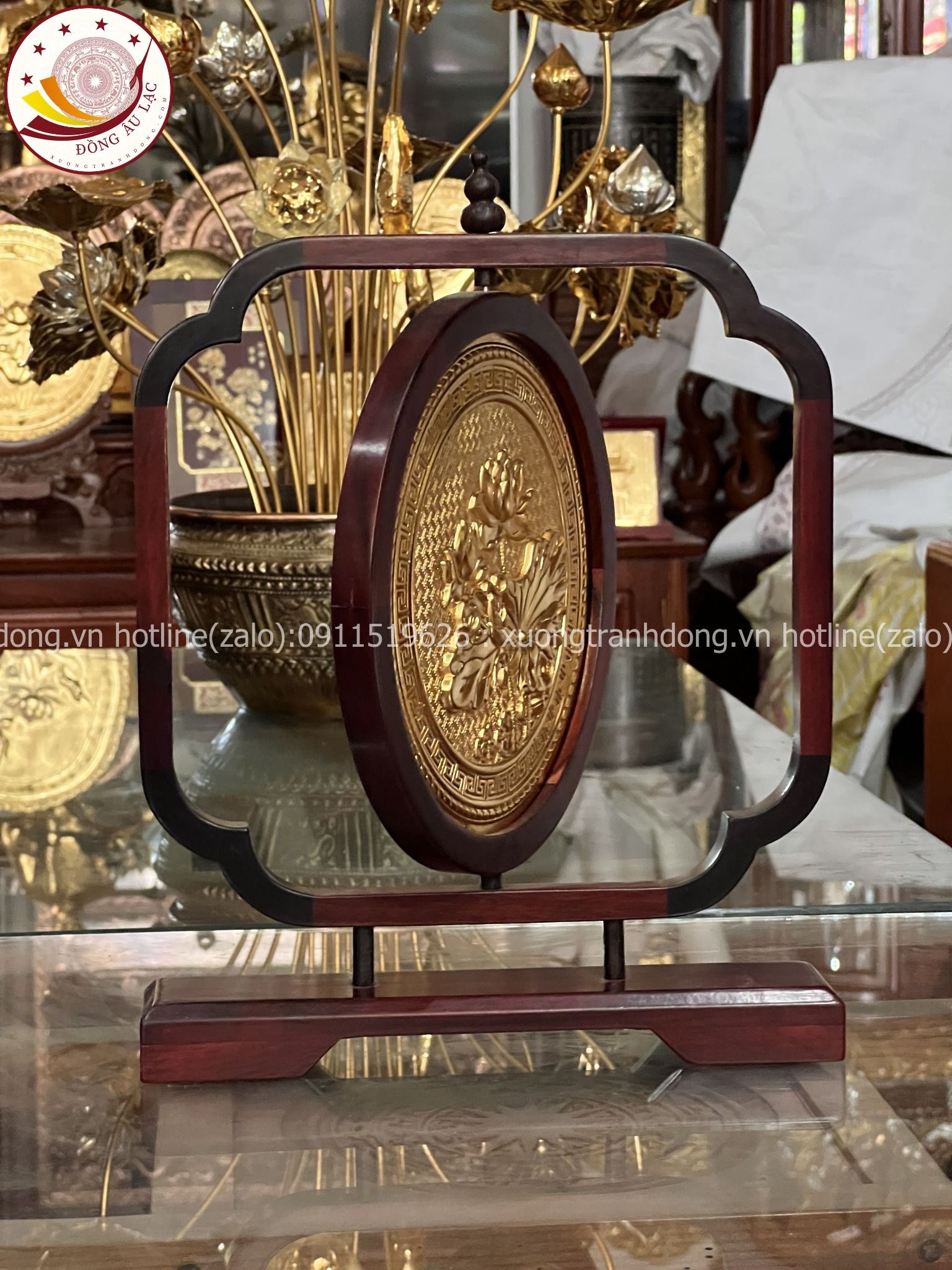 tranh qua tang hoa sen dong vang ma vang 24k de ban duong kinh 20cm xuong tranh dong