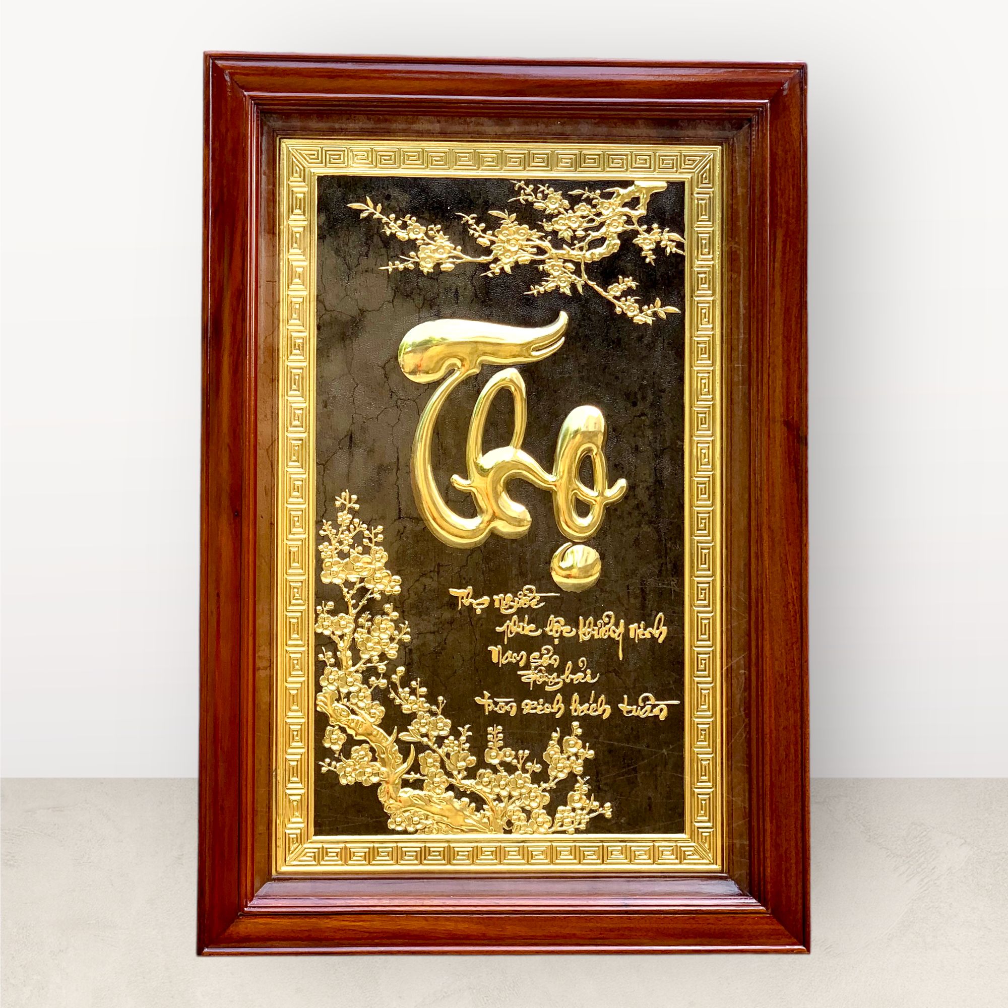 tranh qua tang chu tho bang dong vang kich thuoc 55x81cm xuong tranh dong