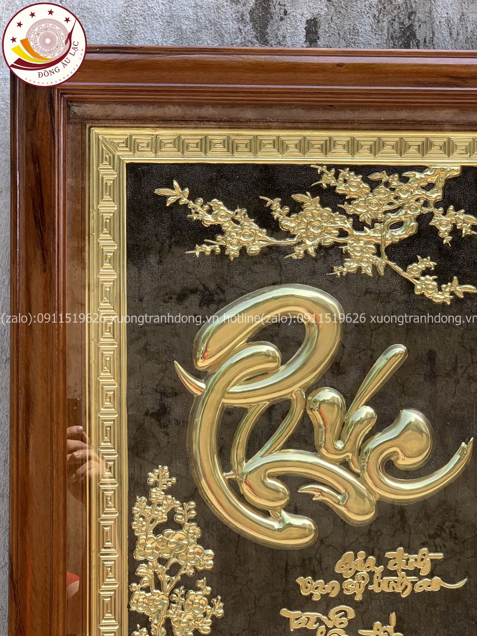 tranh qua tang chu phuc bang dong vang kich thuoc 55x81cm xuong tranh dong