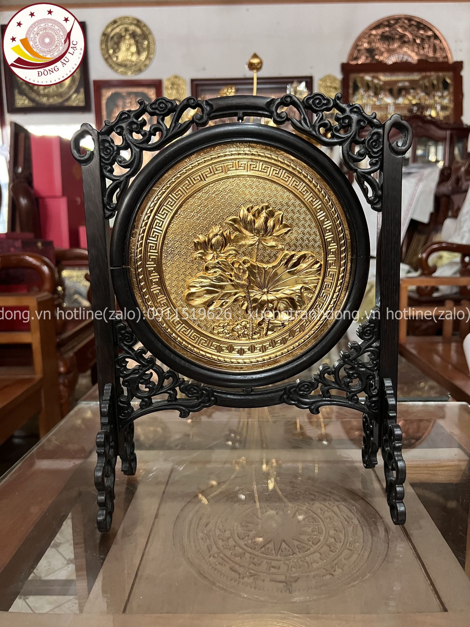tranh qua tang hoa sen dong vang ma vang 24k duong kinh 20cm kich thuoc 35x27cm xuong tranh dong
