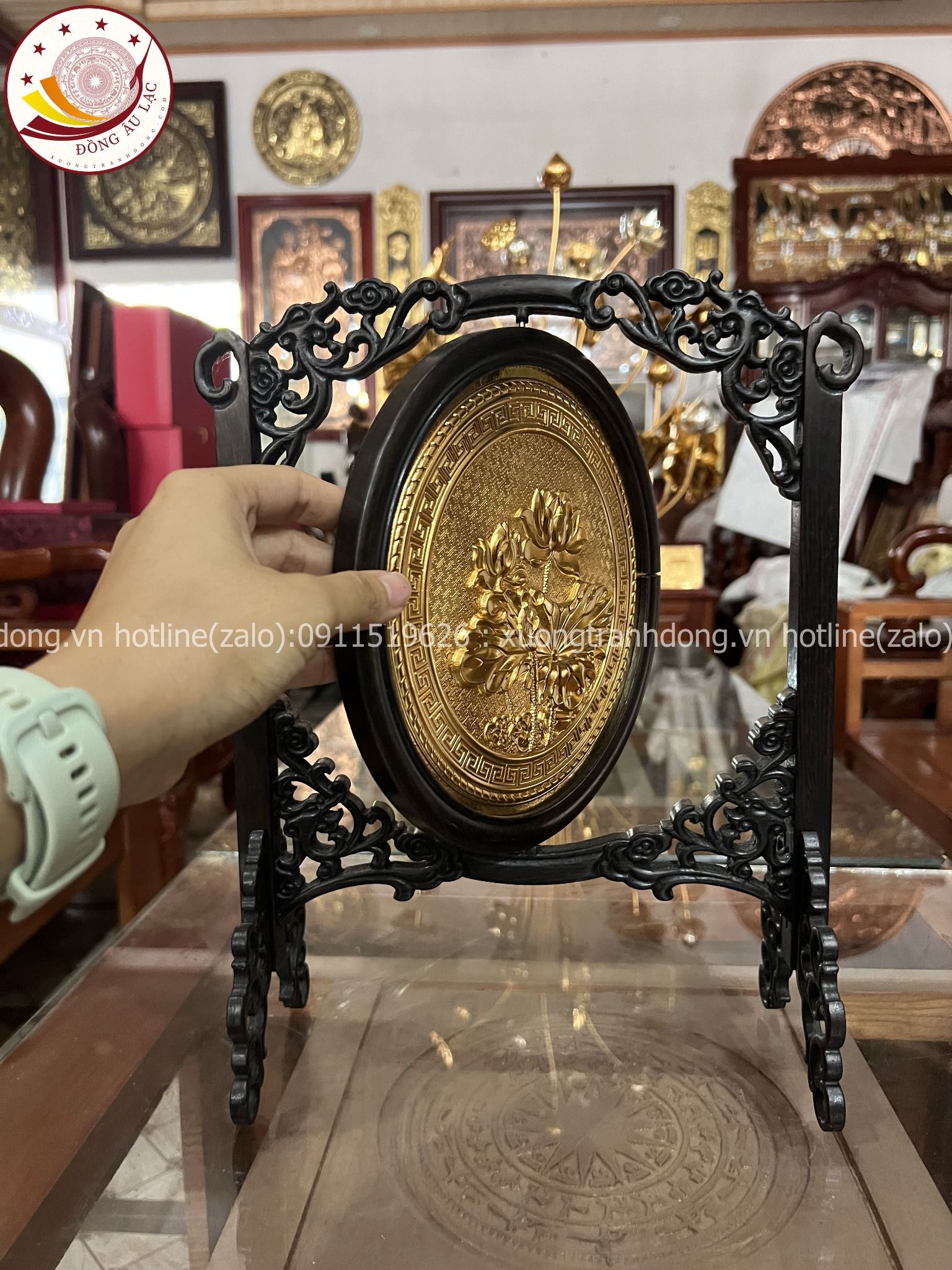 tranh qua tang hoa sen dong vang ma vang 24k duong kinh 20cm kich thuoc 35x27cm xuong tranh dong