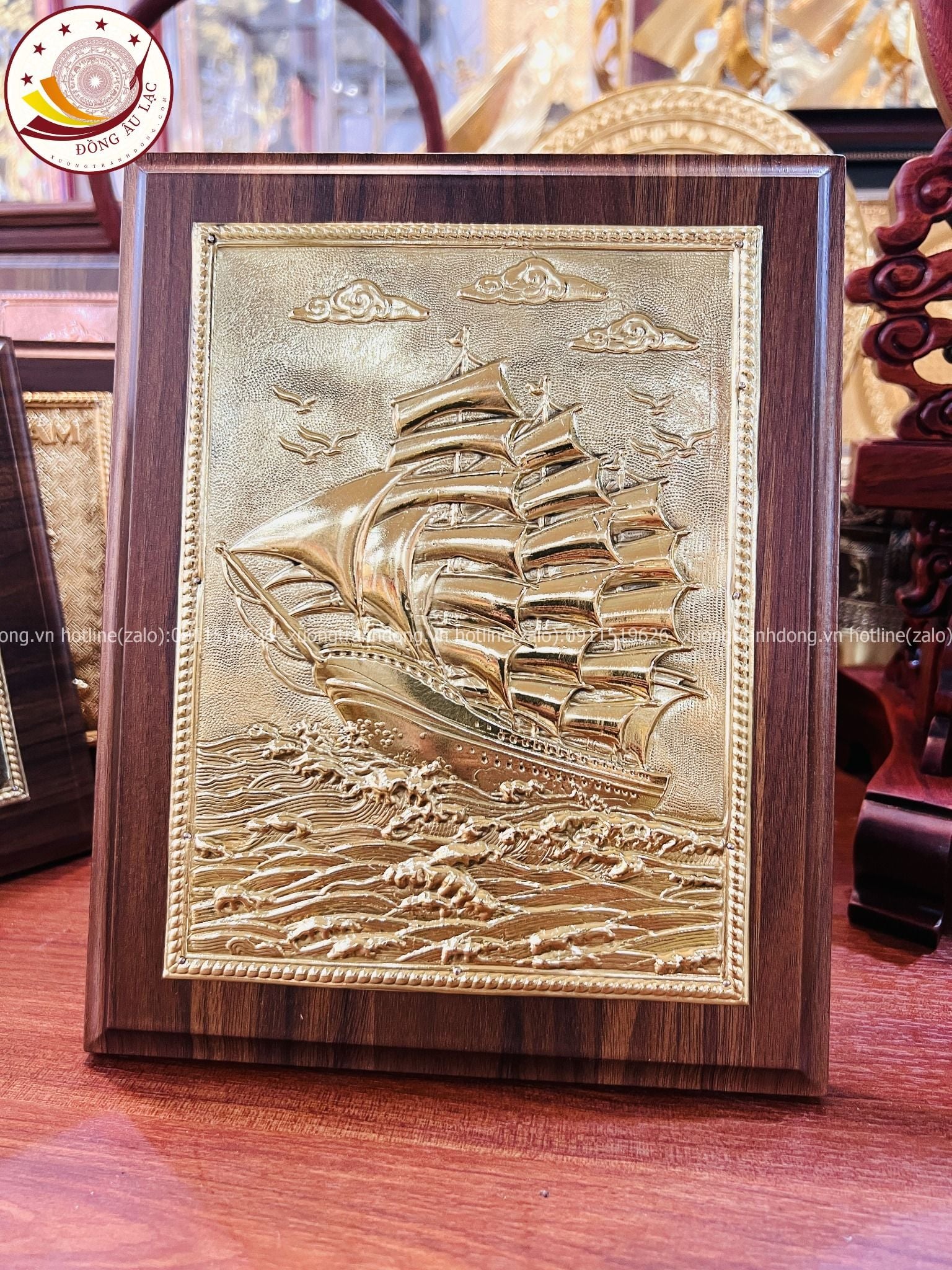 tranh qua tang thuan buom xuoi gio dong vang kich thuoc 20x25cm xuong tranh dong