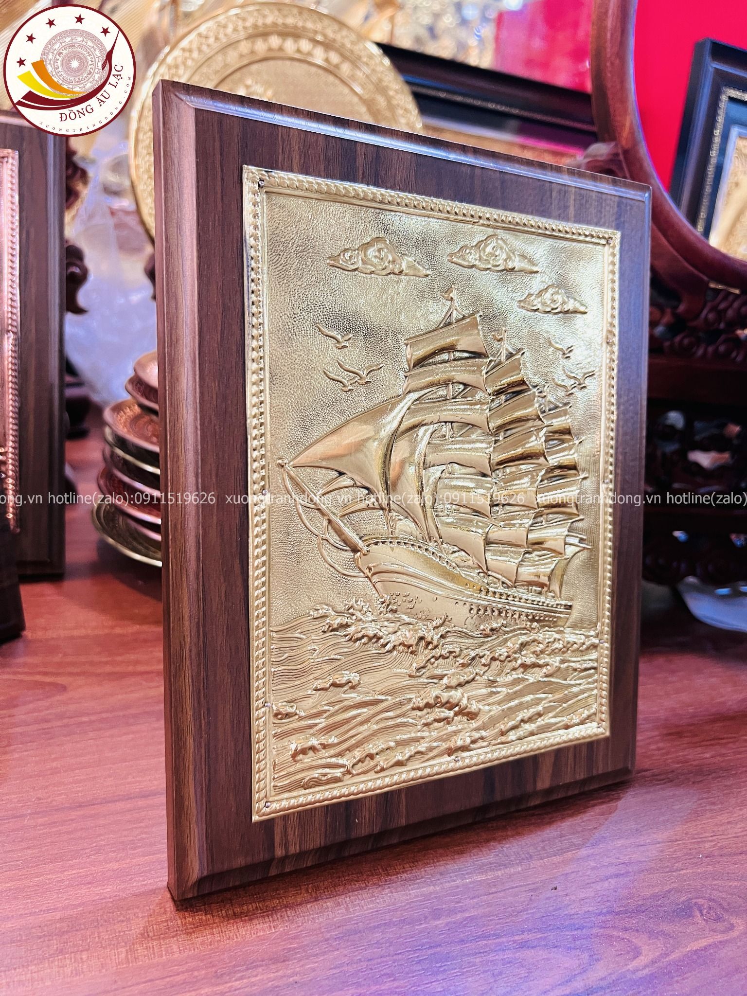 tranh qua tang thuan buom xuoi gio dong vang kich thuoc 20x25cm xuong tranh dong