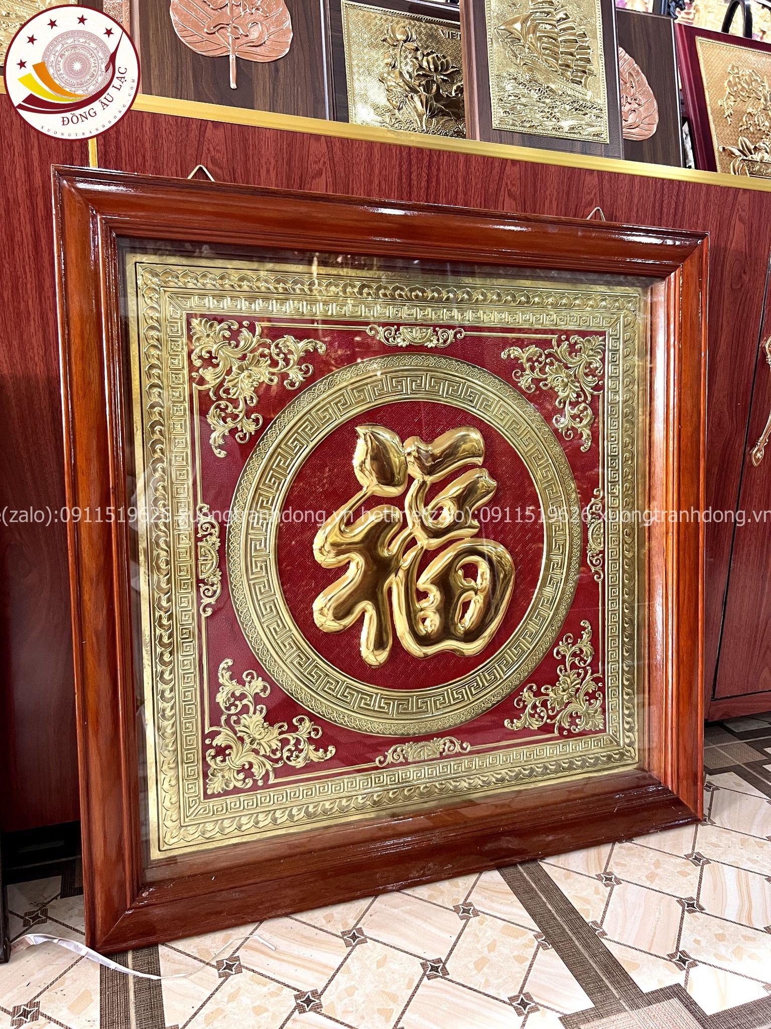 tranh qua tang chu phuc bang dong vang ma vang phan chu kich thuoc 68x68cm mau 3 xuong tranh dong
