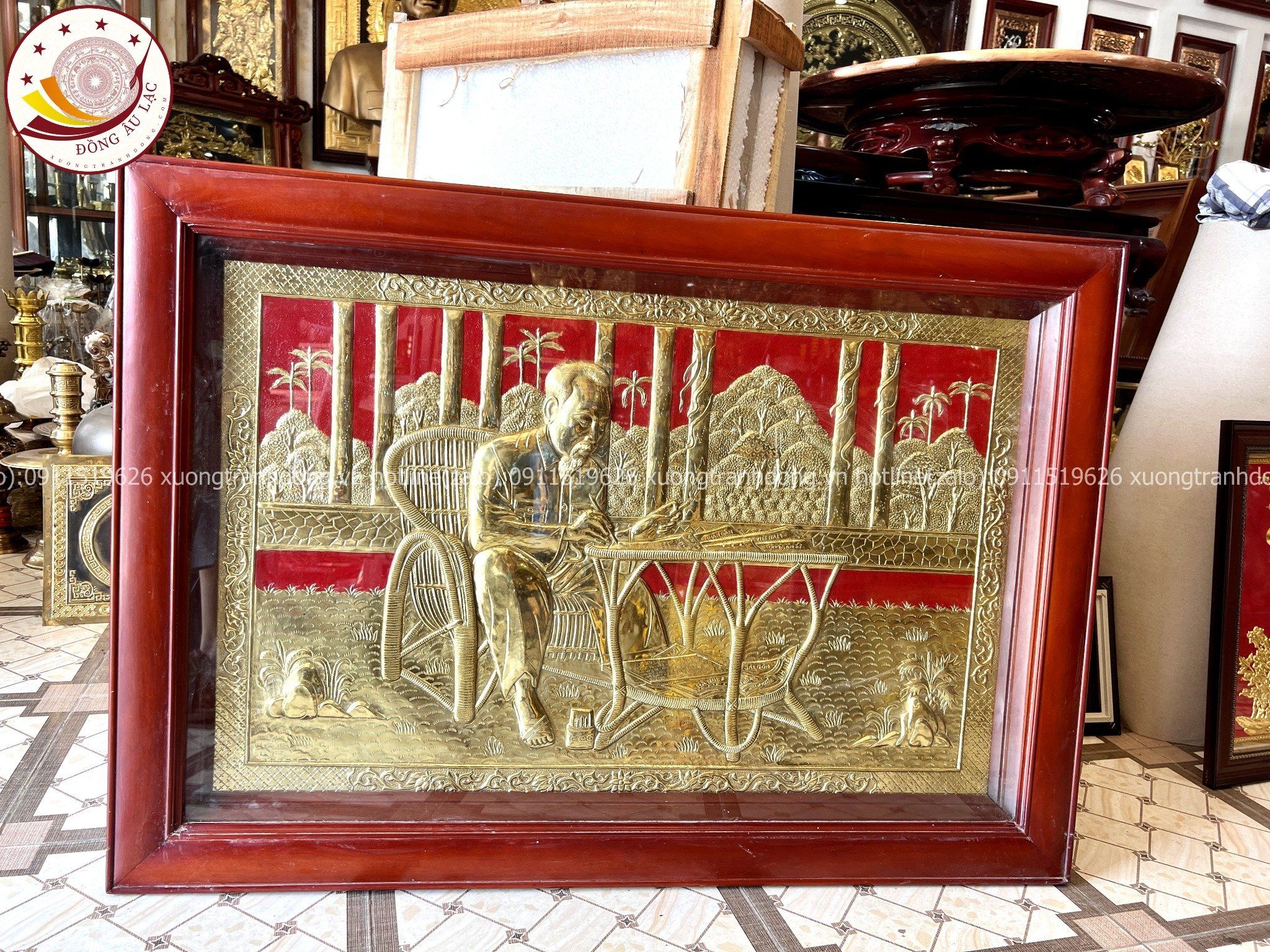 tranh qua tang danh nhan tranh bac ho ngoi ghe may dong vang kich thuoc 61x107cm xuong tranh dong