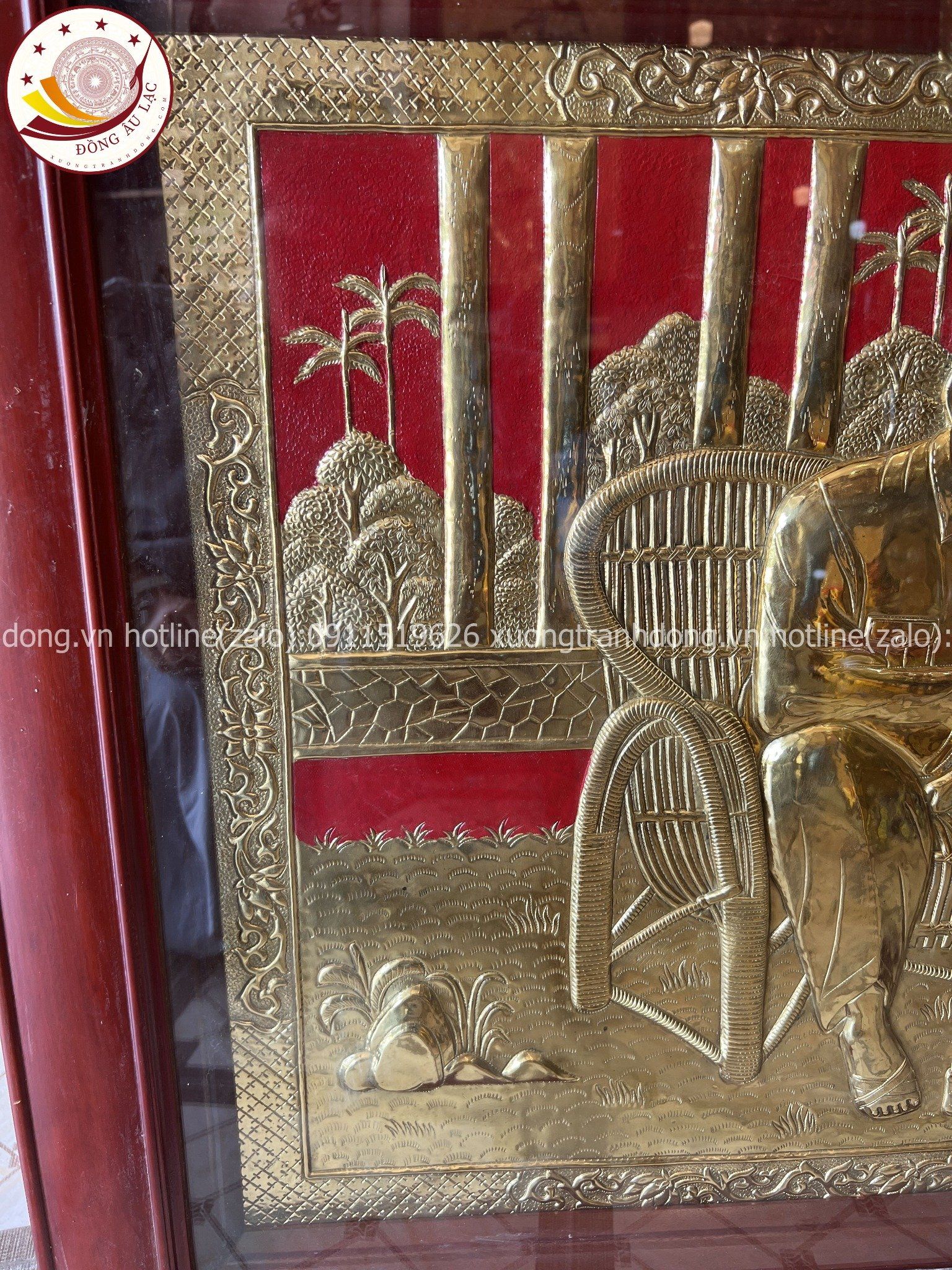 tranh qua tang danh nhan tranh bac ho ngoi ghe may dong vang kich thuoc 61x107cm xuong tranh dong