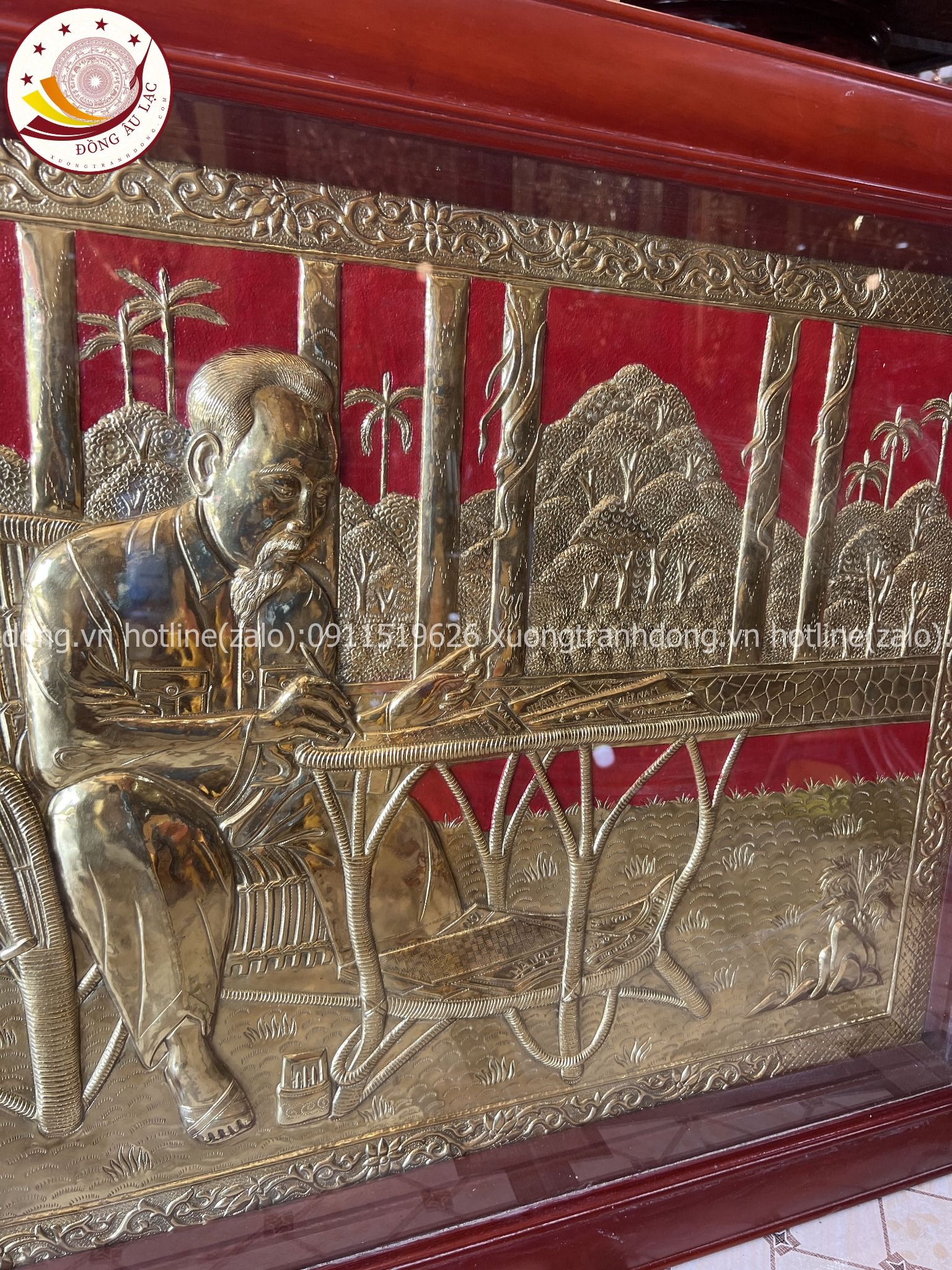 tranh qua tang danh nhan tranh bac ho ngoi ghe may dong vang kich thuoc 61x107cm xuong tranh dong