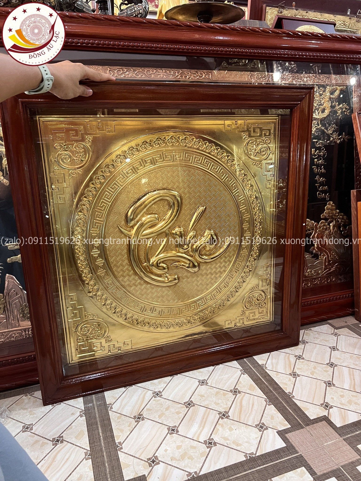 tranh qua tang chu phuc bang dong vang ma vang 24k kich thuoc 68x68cm mau 1 xuong tranh dong