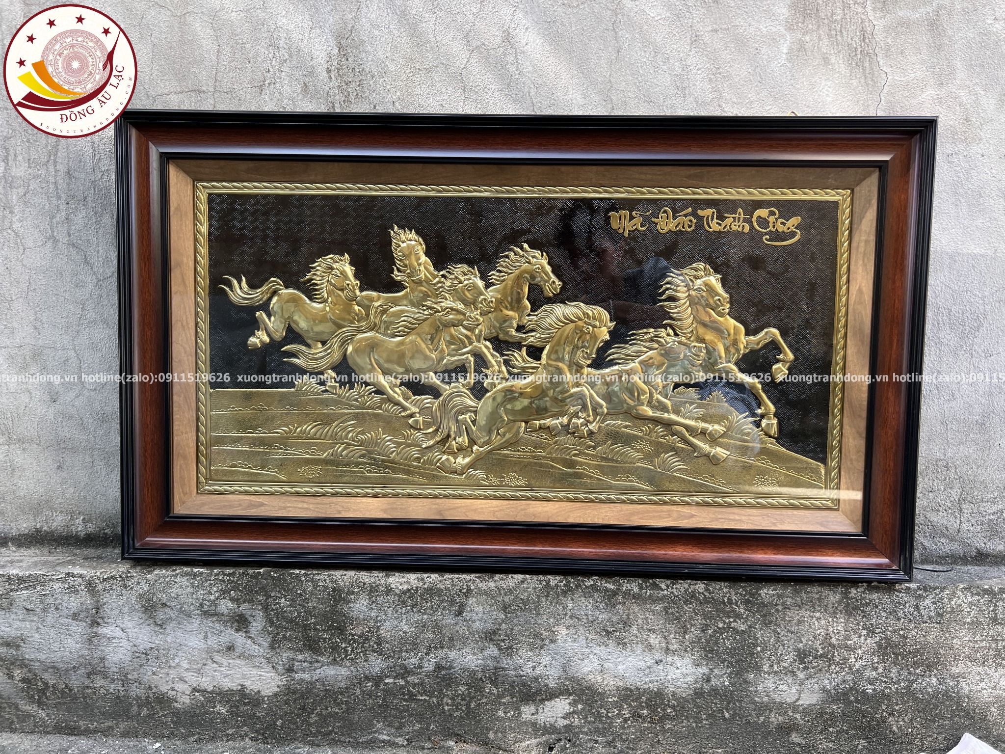 tranh qua tang ma dao thanh cong dong vang nen den kich thuoc 52x92cm mau 2 xuong tranh dong