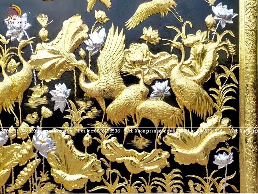 tranh sen hac bang dong vang kich thuoc 155x217cm nen den dat vang bac khung dong lien