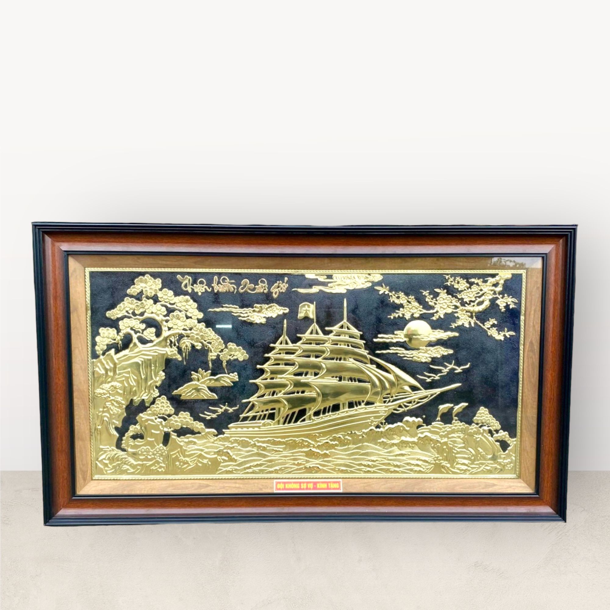 tranh qua tang thuan buom xuoi gio dong vang kich thuoc 50x90cm xuong tranh dong