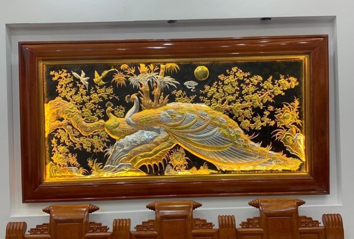 tranh hoa khai phu quy bang dong vang kich thuoc 155x255cm dat vang bac khung tron xoan