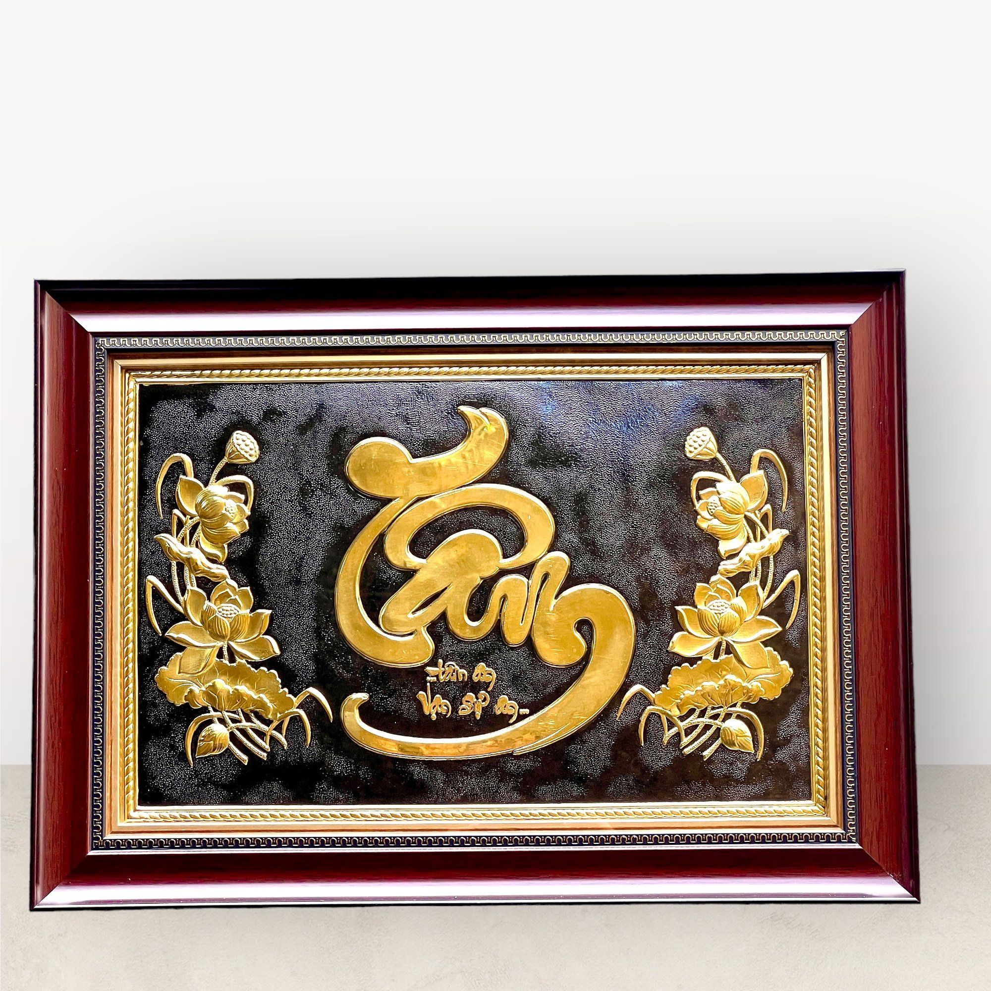 tranh qua tang chu tam bang dong vang kich thuoc 38x54cm mau 2 xuong tranh dong