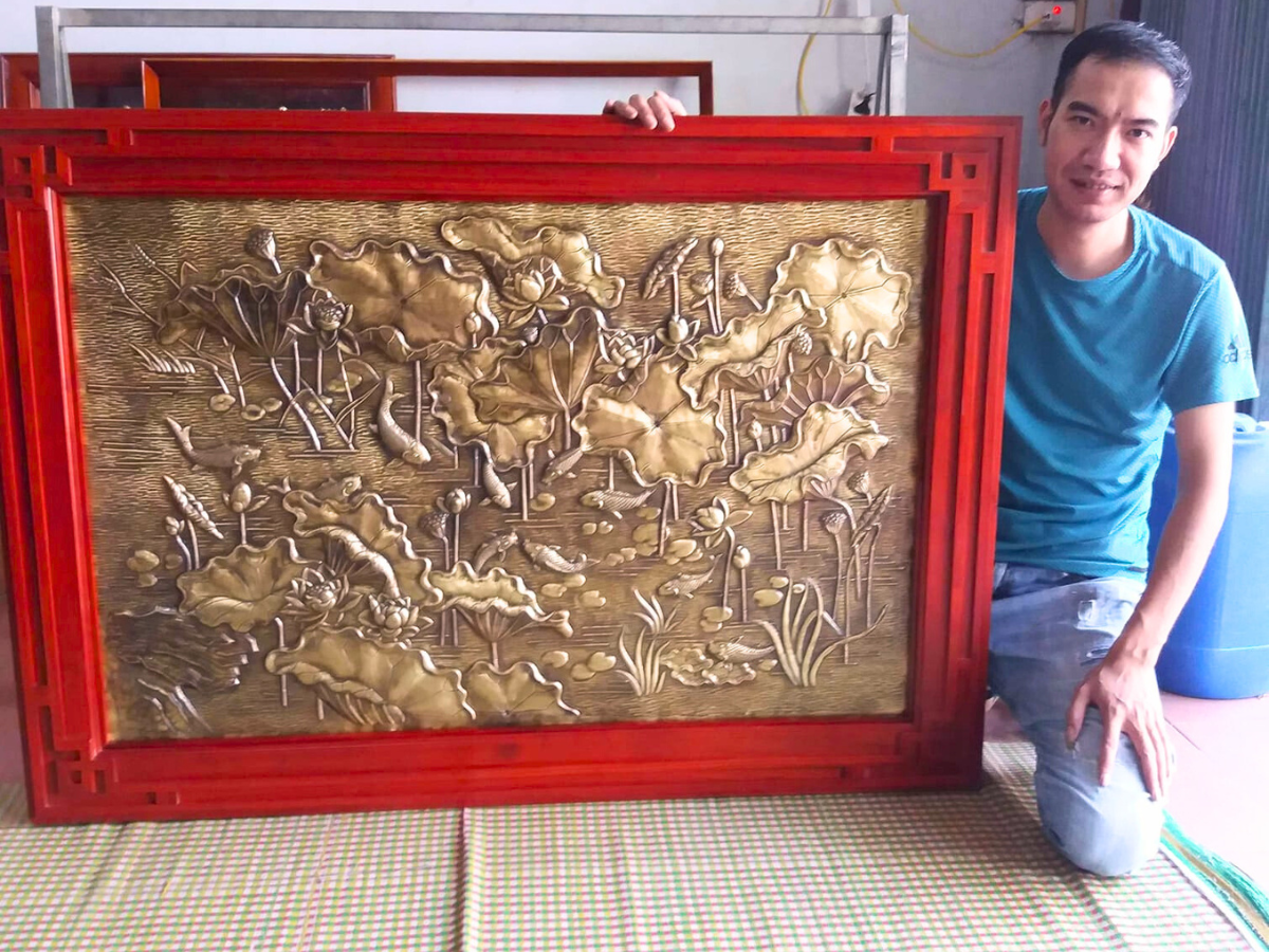 tranh hoa sen dong vang gia co 1m15x1m15 xuong tranh dong