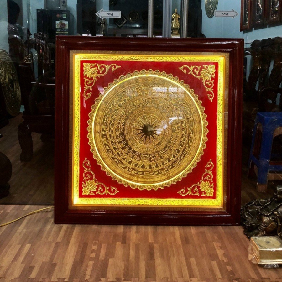 tranh trống đồng mạ vàng