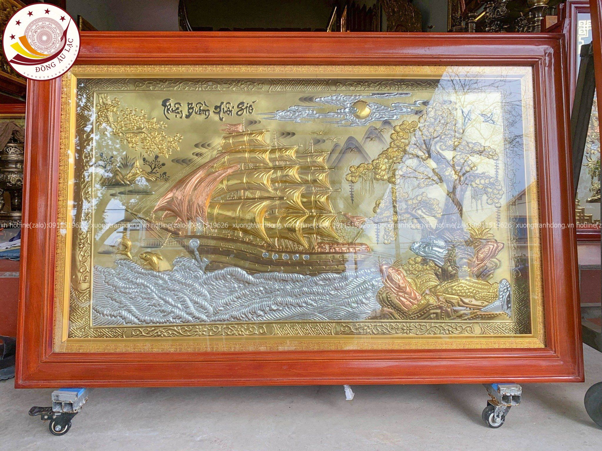 tranh qua tang thuan buom xuoi gio dong vang nen xuoc dat kich thuoc 72x112cm mau 2 xuong tranh dong