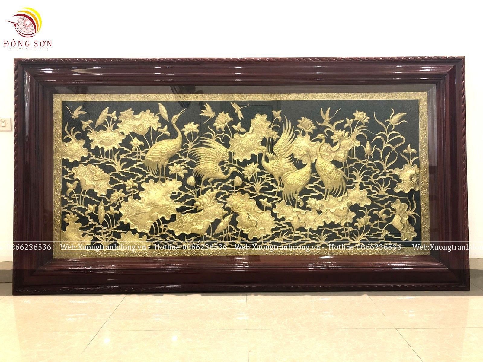 tranh sen hac bang dong vang kich thuoc 1m97x107