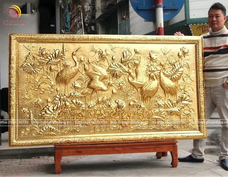 tranh sen hac bang dong vang kich thuoc 107x197cm dat vang khung dong