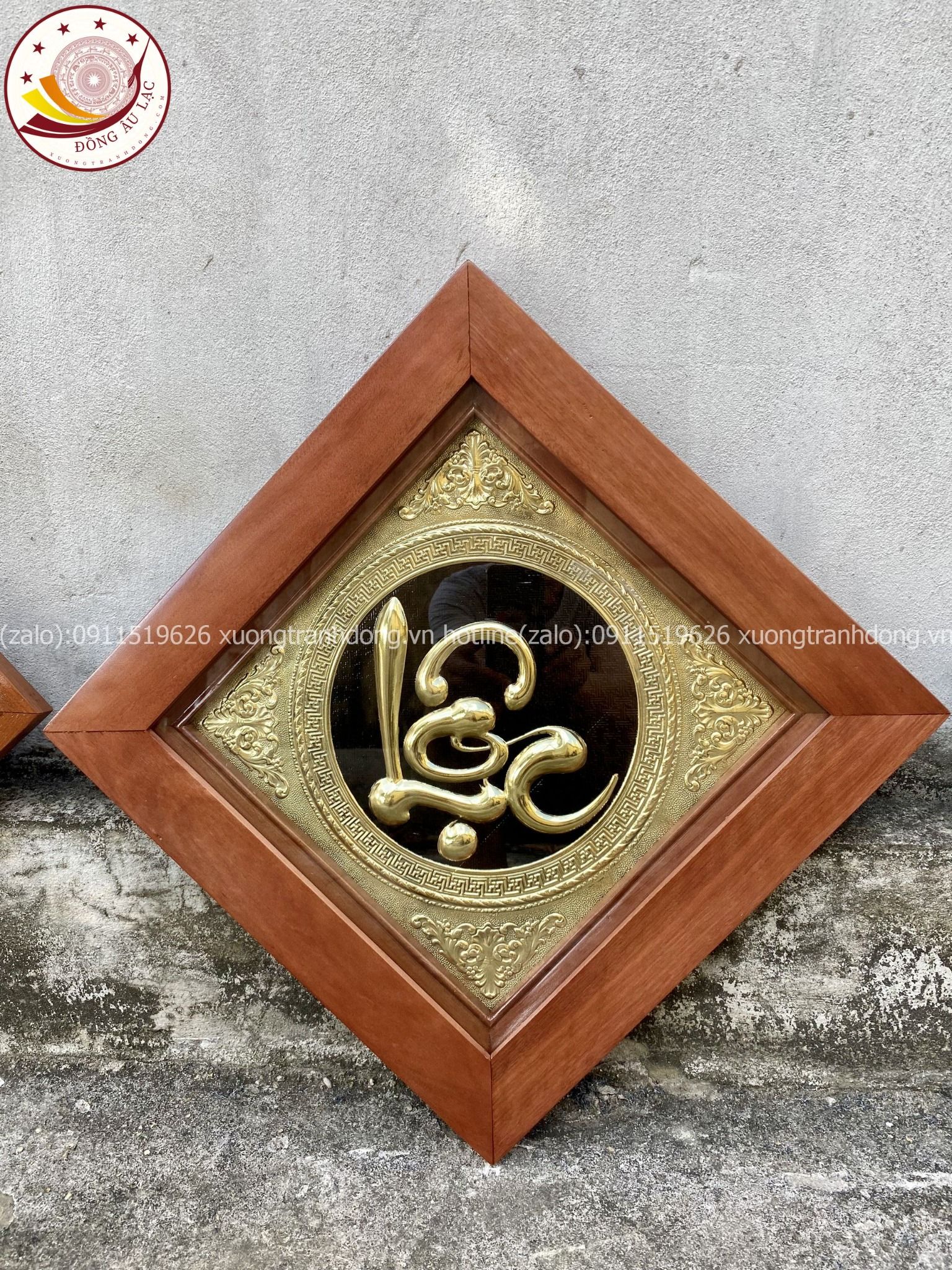 tranh qua tang chu loc bang dong vang kich thuoc 38x38cm mau 3 xuong tranh dong