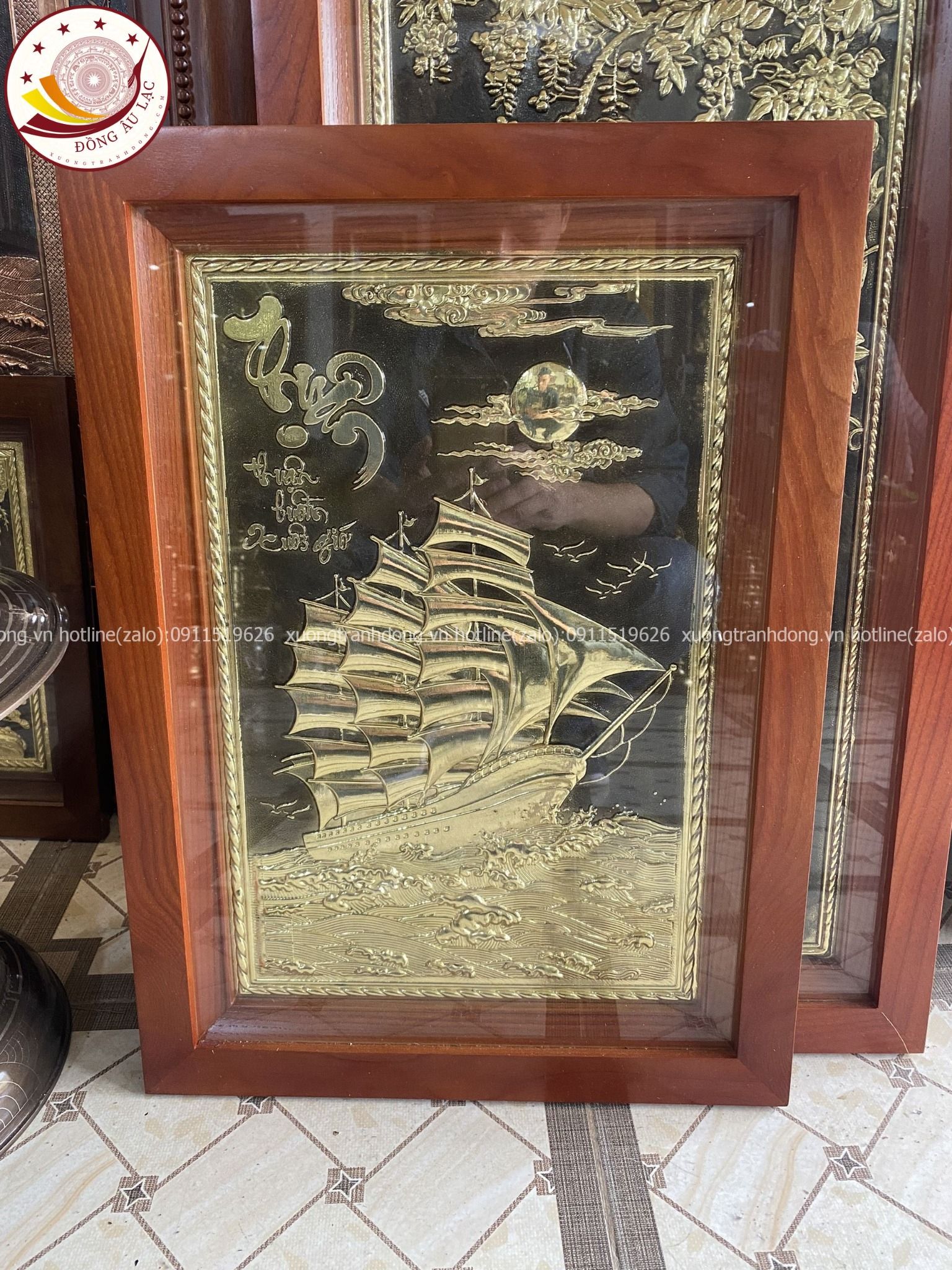 tranh qua tang thuan buom xuoi gio dong vang kich thuoc 38x54cm mau 2 xuong tranh dong