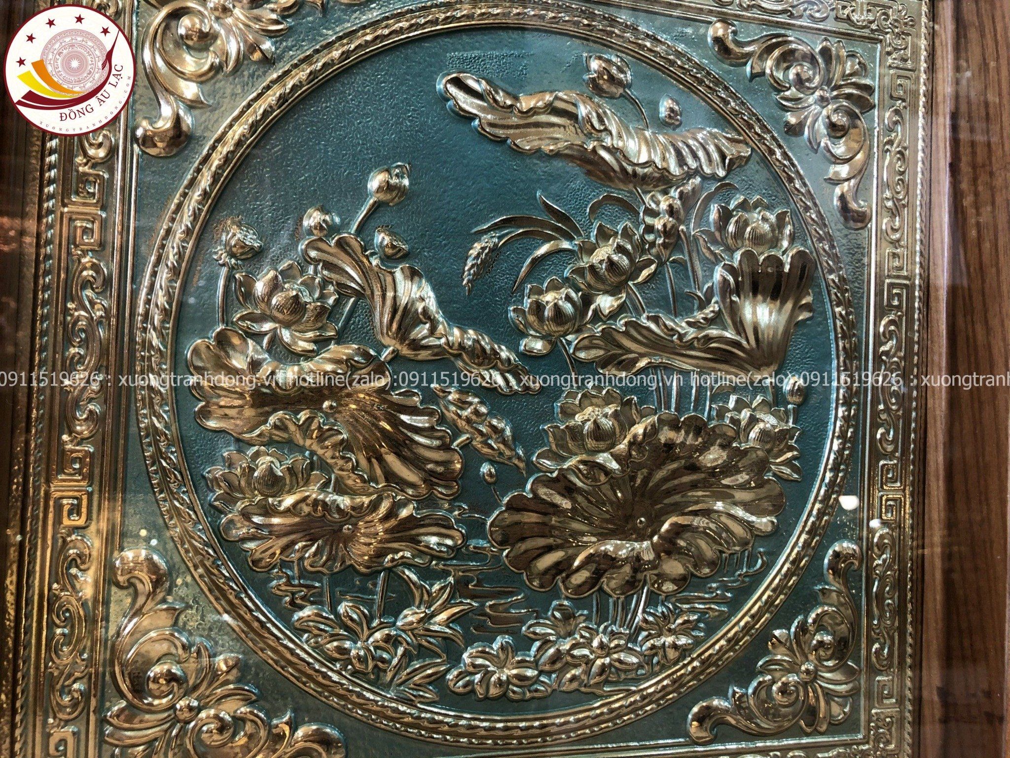 tranh qua tang hoa sen dong vang kich thuoc 38x38cm mau 7 xuong tranh dong