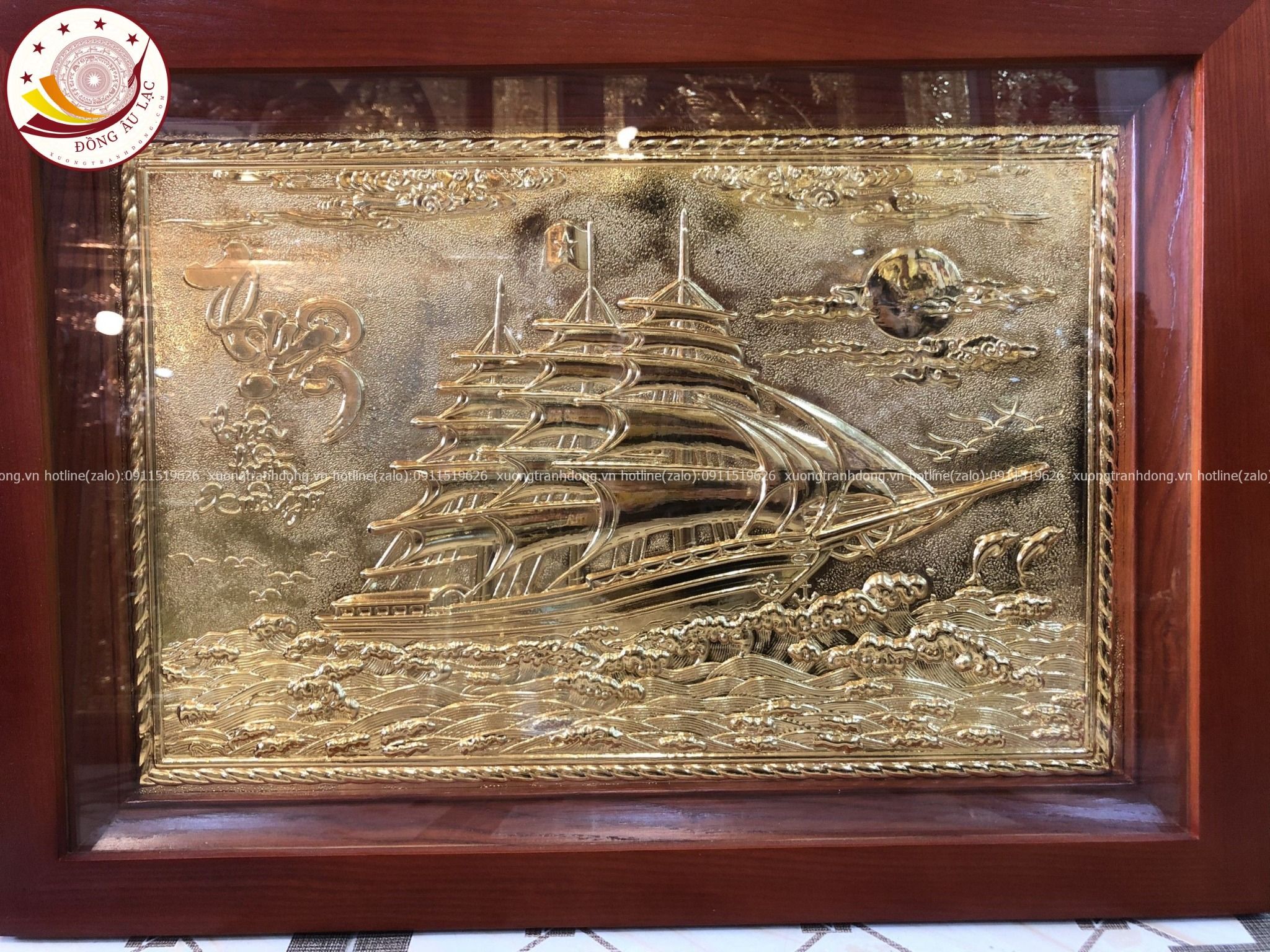 tranh qua tang thuan buom xuoi gio dong vang ma vang 24k kich thuoc 38x54cm mau 3 xuong tranh dong