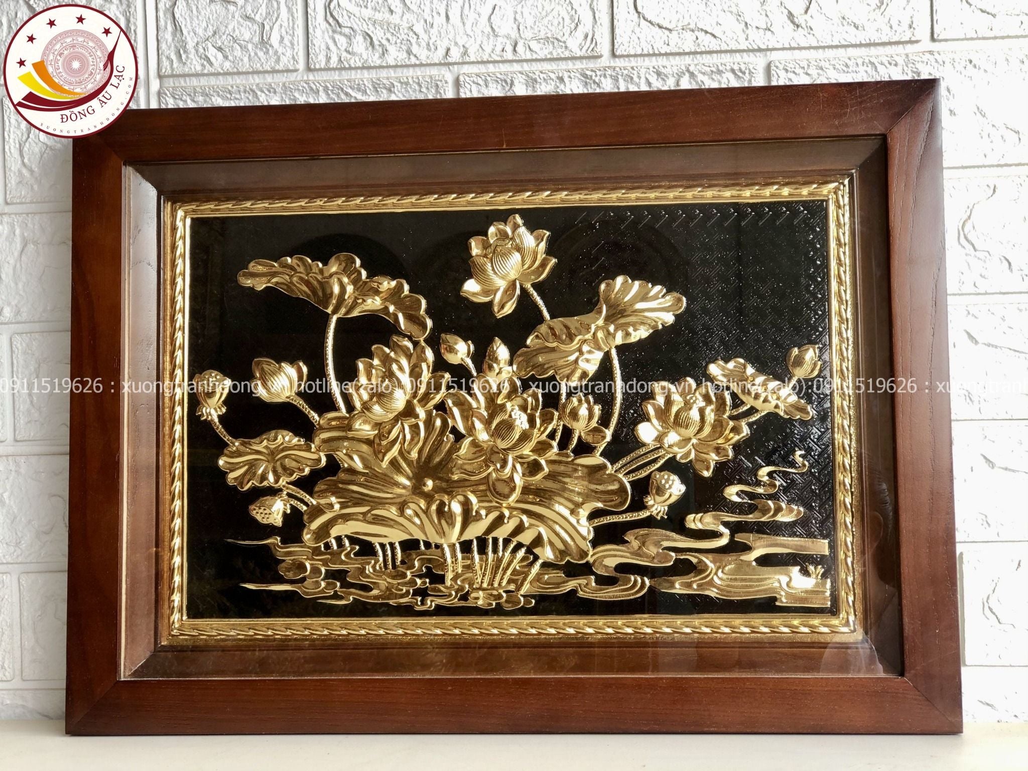 tranh qua tang hoa sen dong vang ma vang 24k kich thuoc 38x54cm mau 2 xuong tranh dong