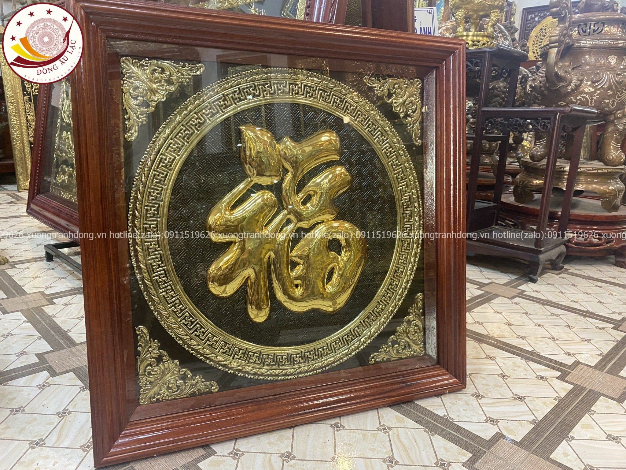 tranh qua tang chu phuc bang dong vang ma vang phan chu kich thuoc 68x68cm mau 2 xuong tranh dong