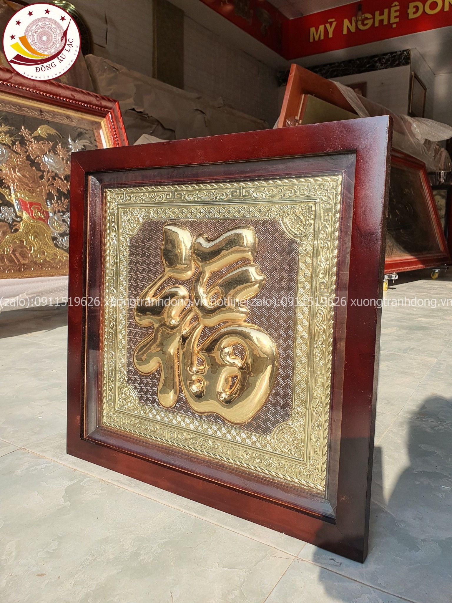 tranh qua tang chu phuc bang dong vang ma vang phan chu kich thuoc 38x38cm xuong tranh dong