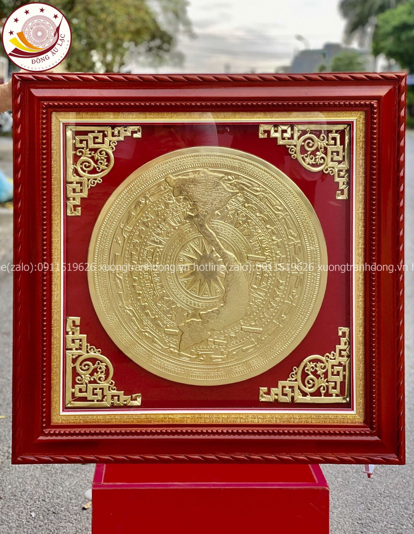 tranh qua tang tranh trong bang dong vang go dat kich thuoc 90x90cm mat trong duong kinh 60cm xuong tranh dong