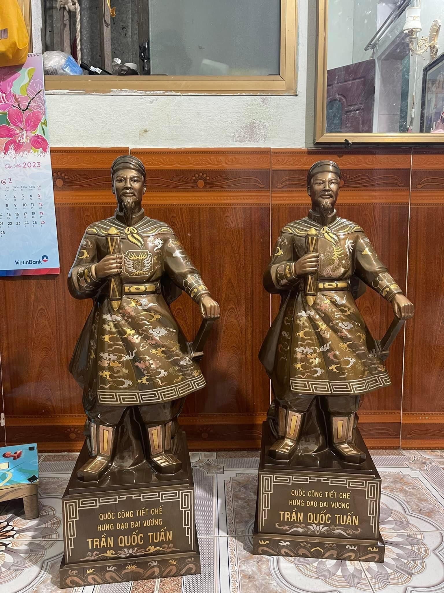 tuong tran quoc tuan dong do kham tam khi dat vang cao 90cm xuong tranh dong