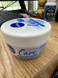  Kem dưỡng ẩm Nivea care intensive 200ml hũ xanh 